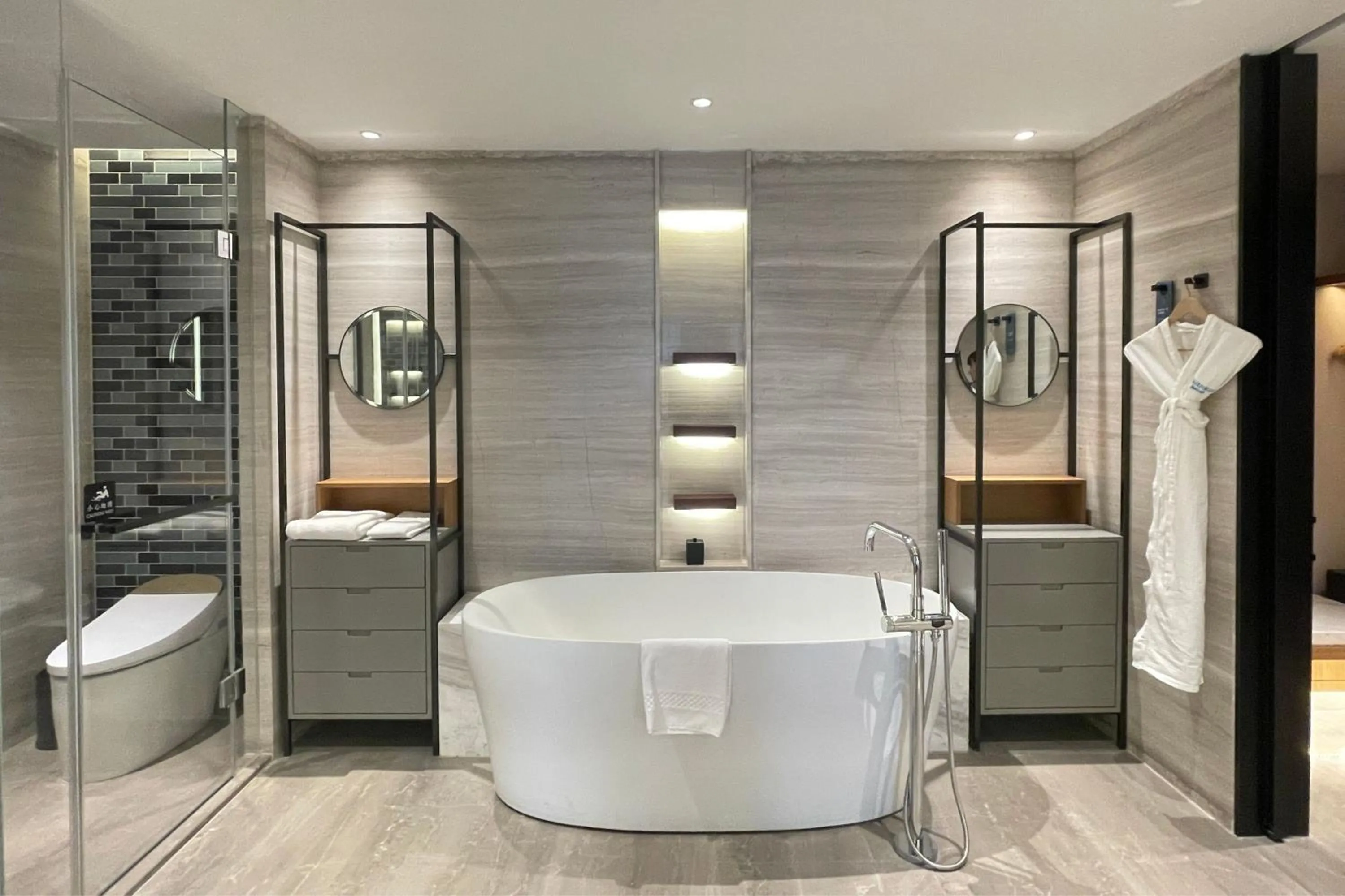 Photo of the whole room in Fairfield by Marriott Taizhou Bay