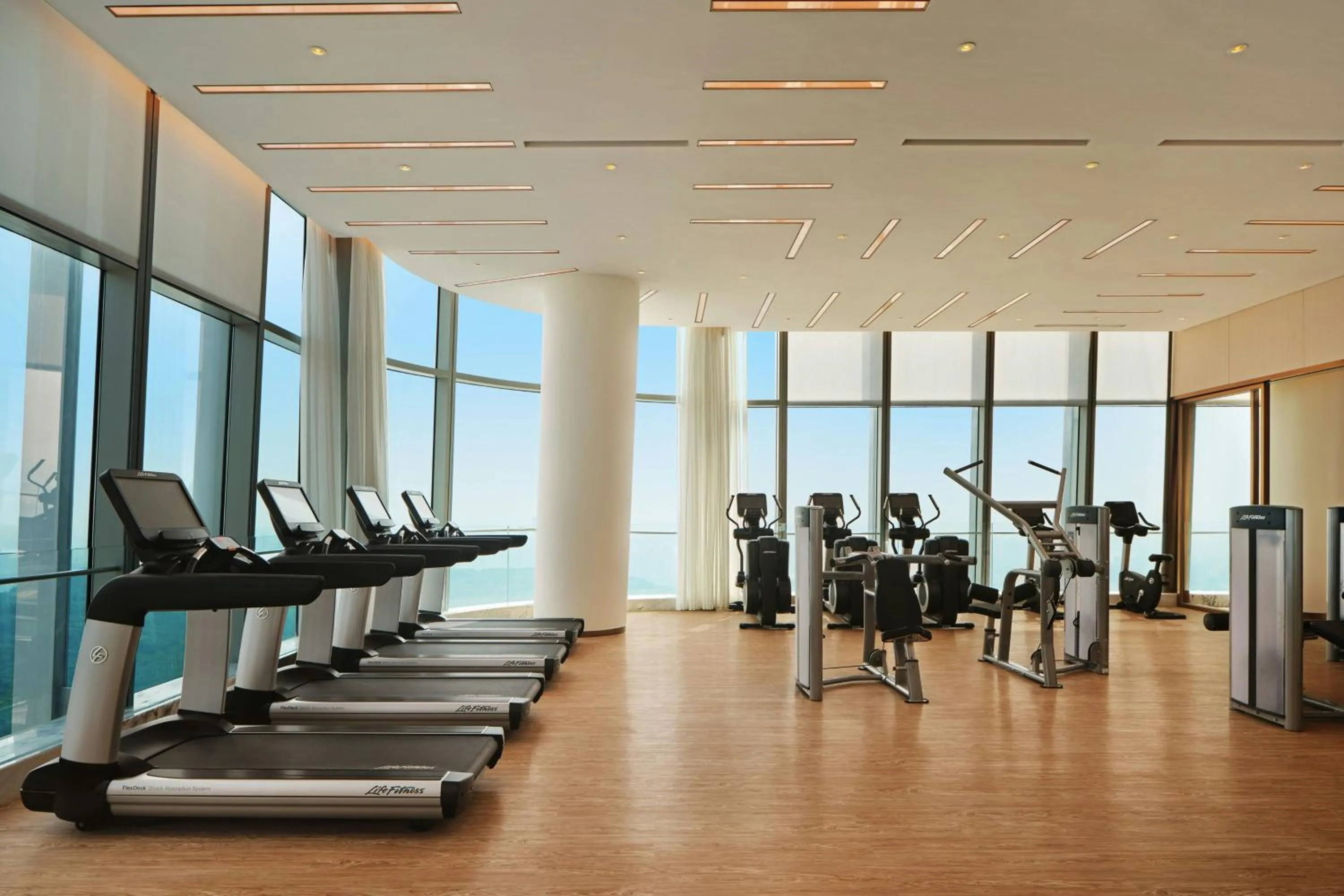 Fitness centre/facilities in Na Lotus Hotel, a Luxury Collection Hotel, Nanning