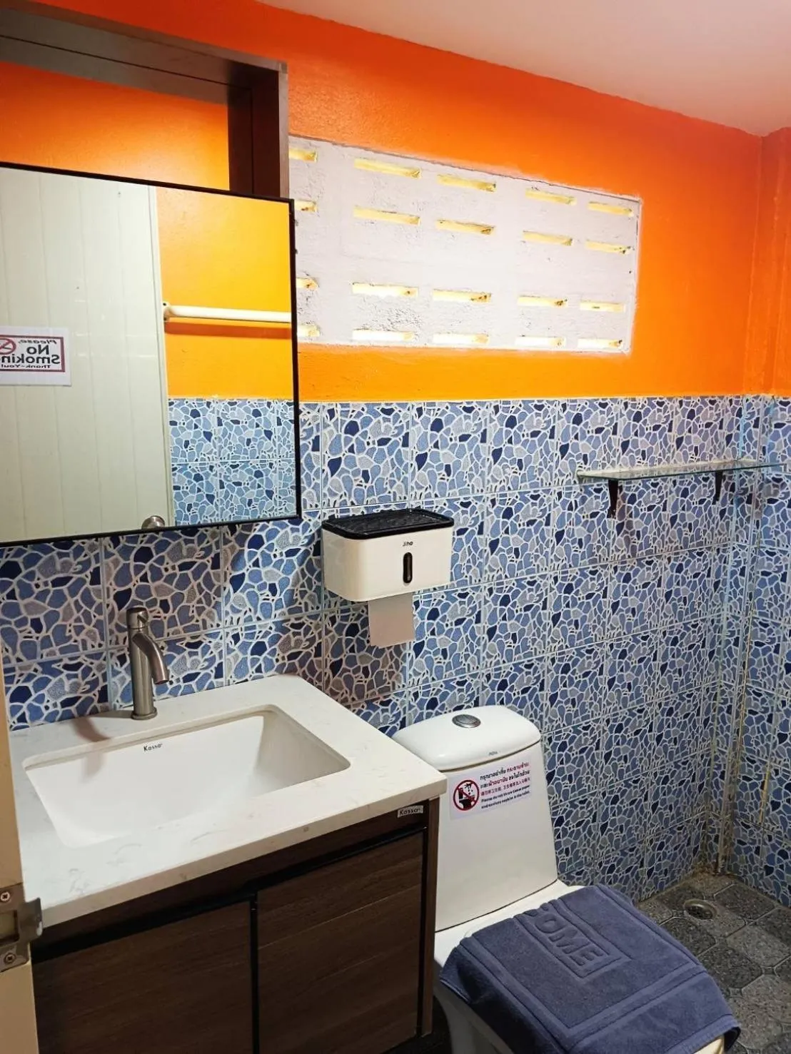 Ban Elephant Blanc Bungalow