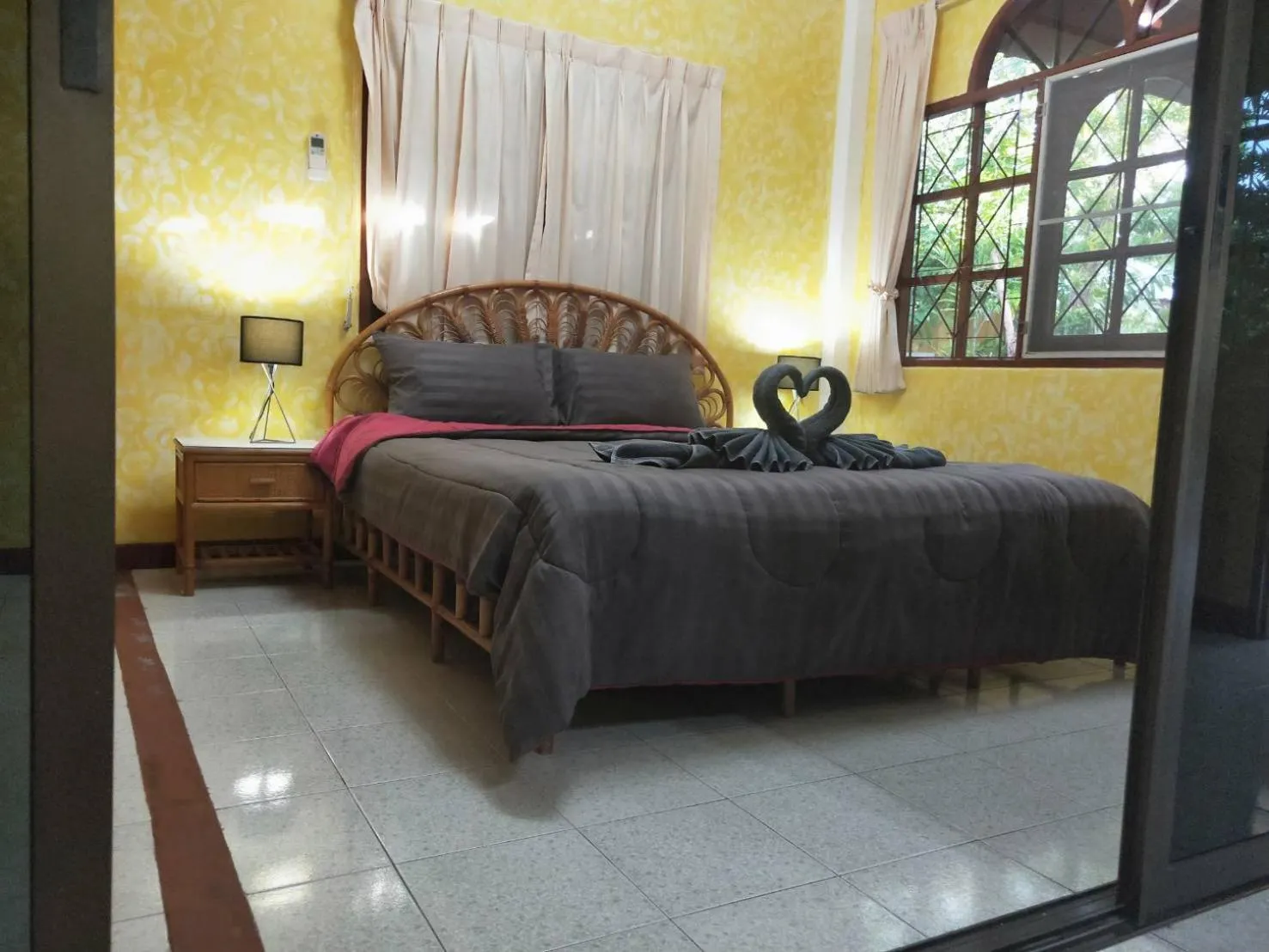 Bed in Ban Elephant Blanc Bungalow