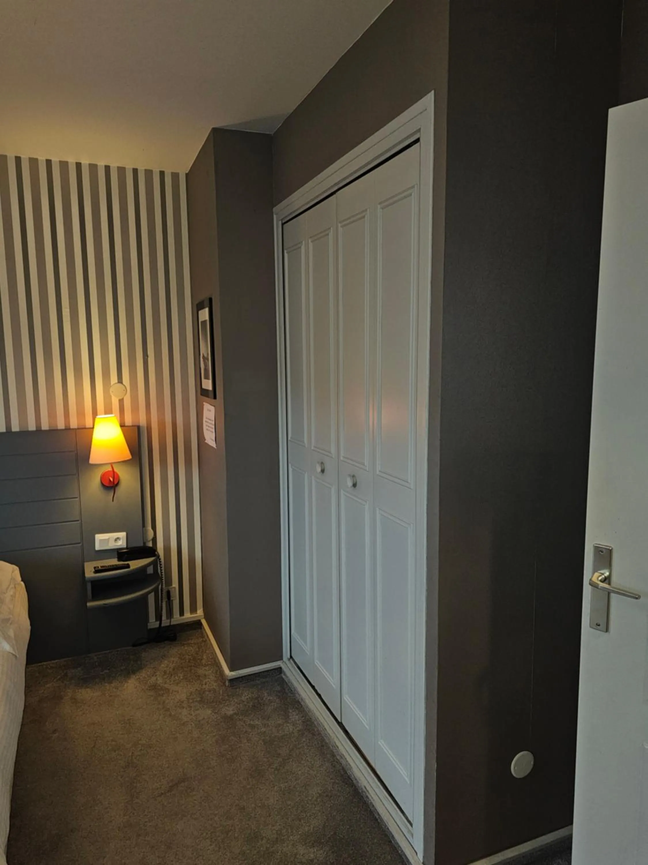 wardrobe, Bed in Hôtel 1er Consul Rouen