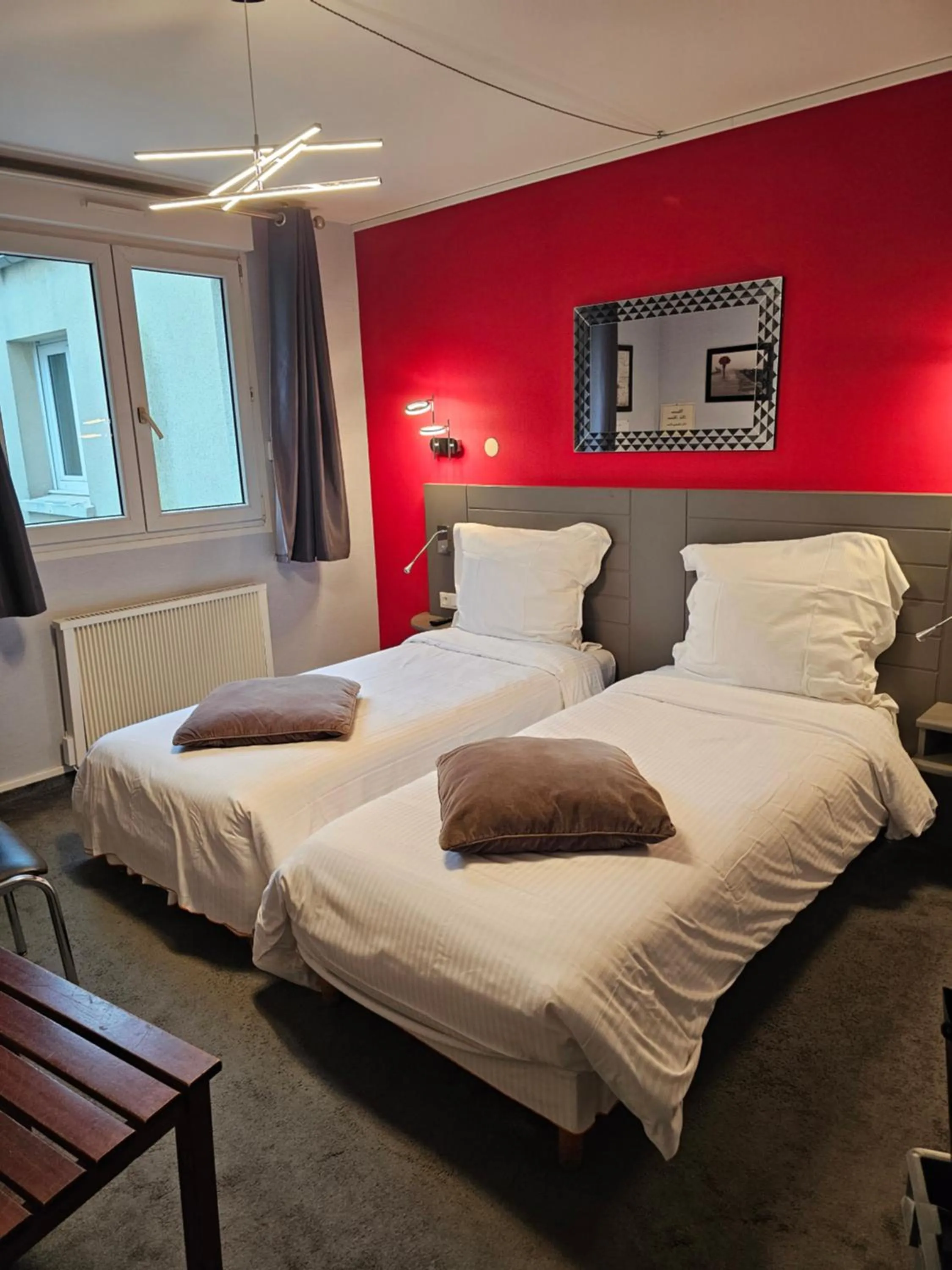 Bed in Hôtel 1er Consul Rouen