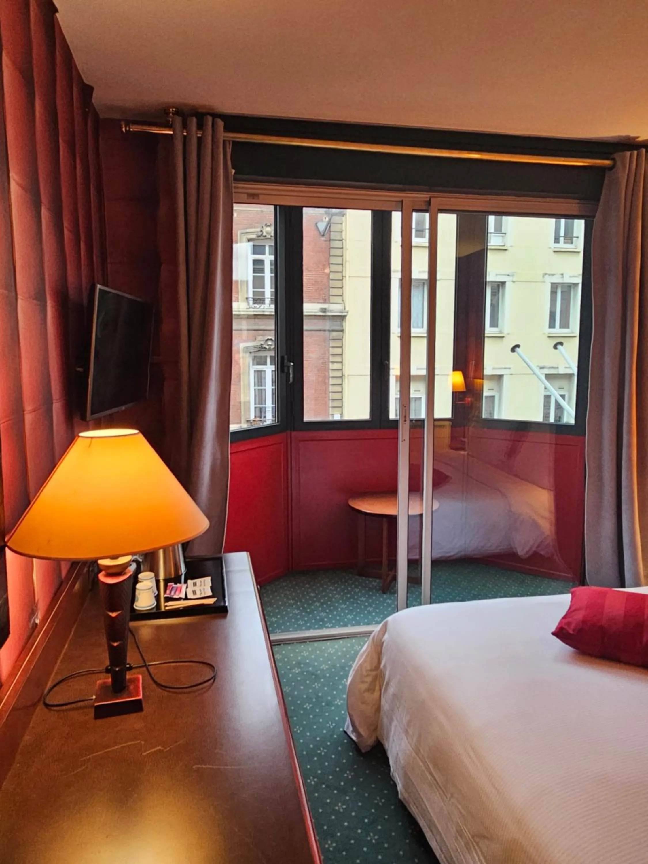 Bed in Hôtel 1er Consul Rouen