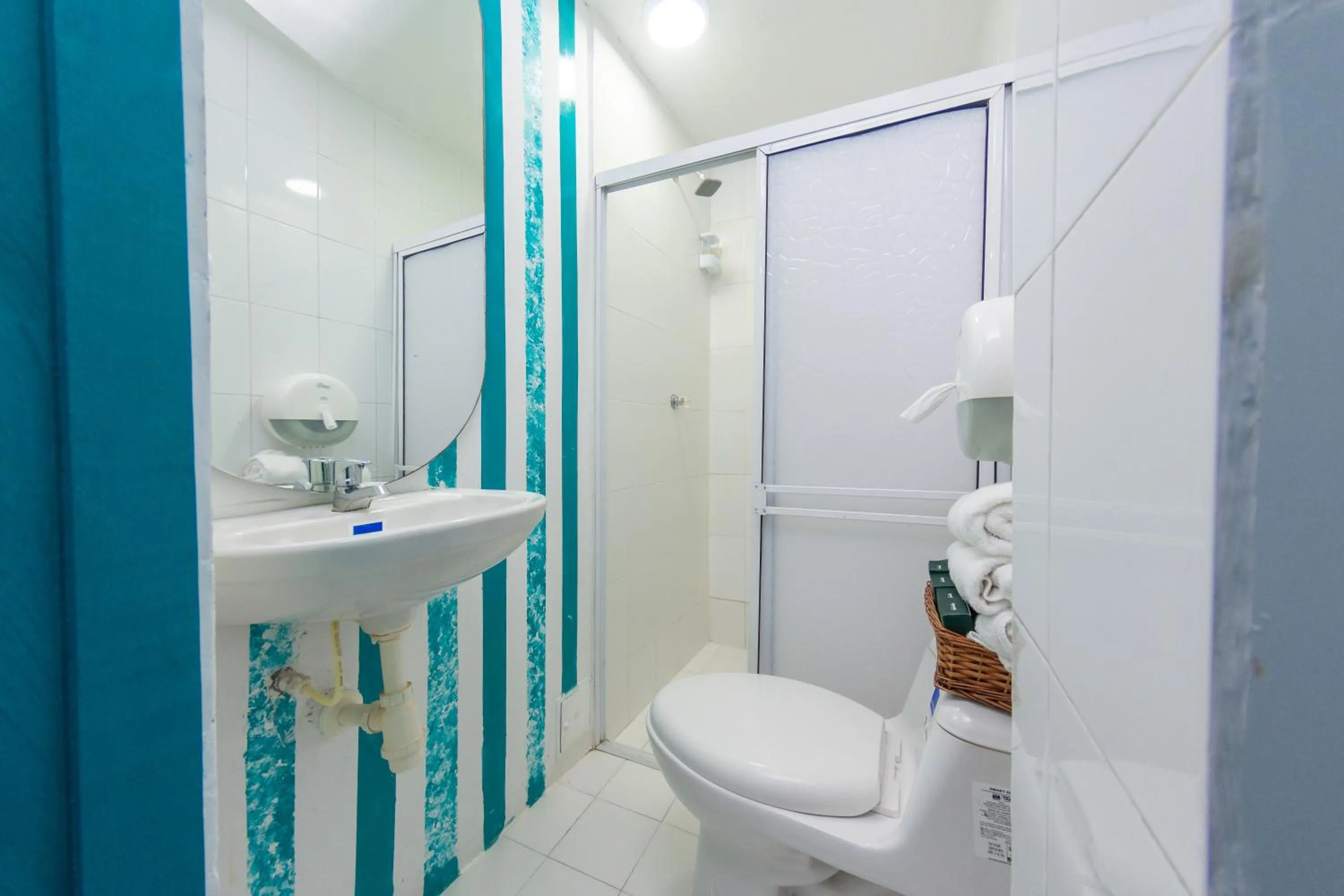 Toilet in Hotel Ayenda Cartagena Blue 1804