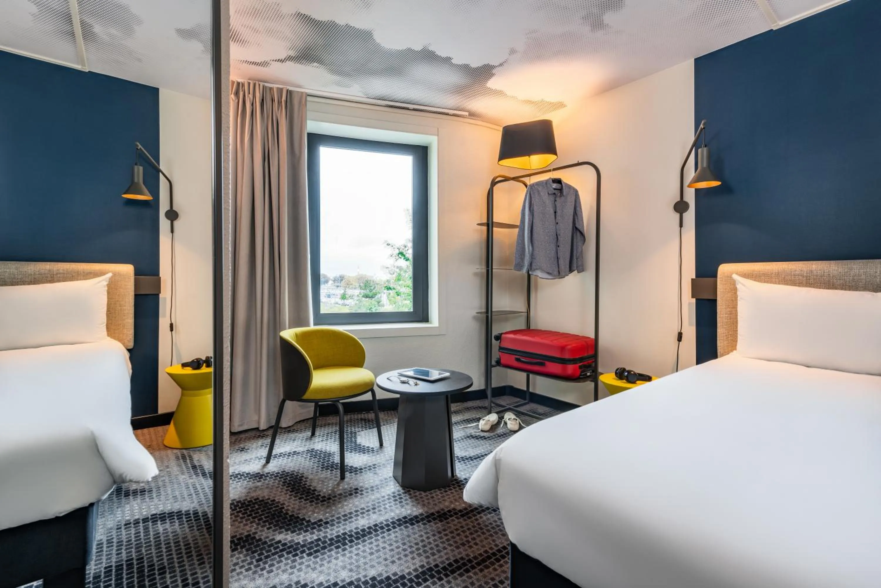 Photo of the whole room, Bed in ibis Paris Coeur d'Orly Airport