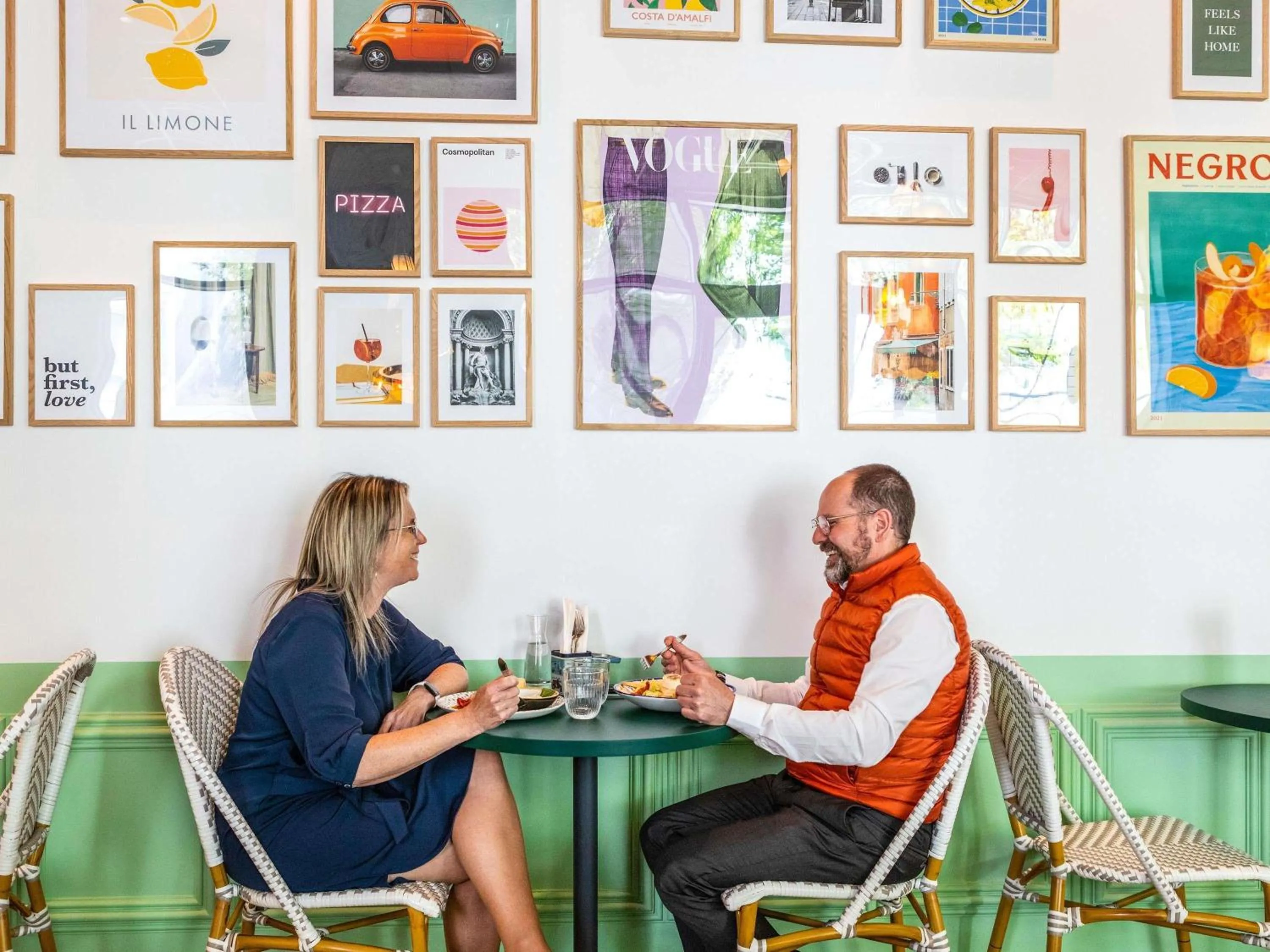 Restaurant/places to eat in ibis Paris Coeur d'Orly Airport