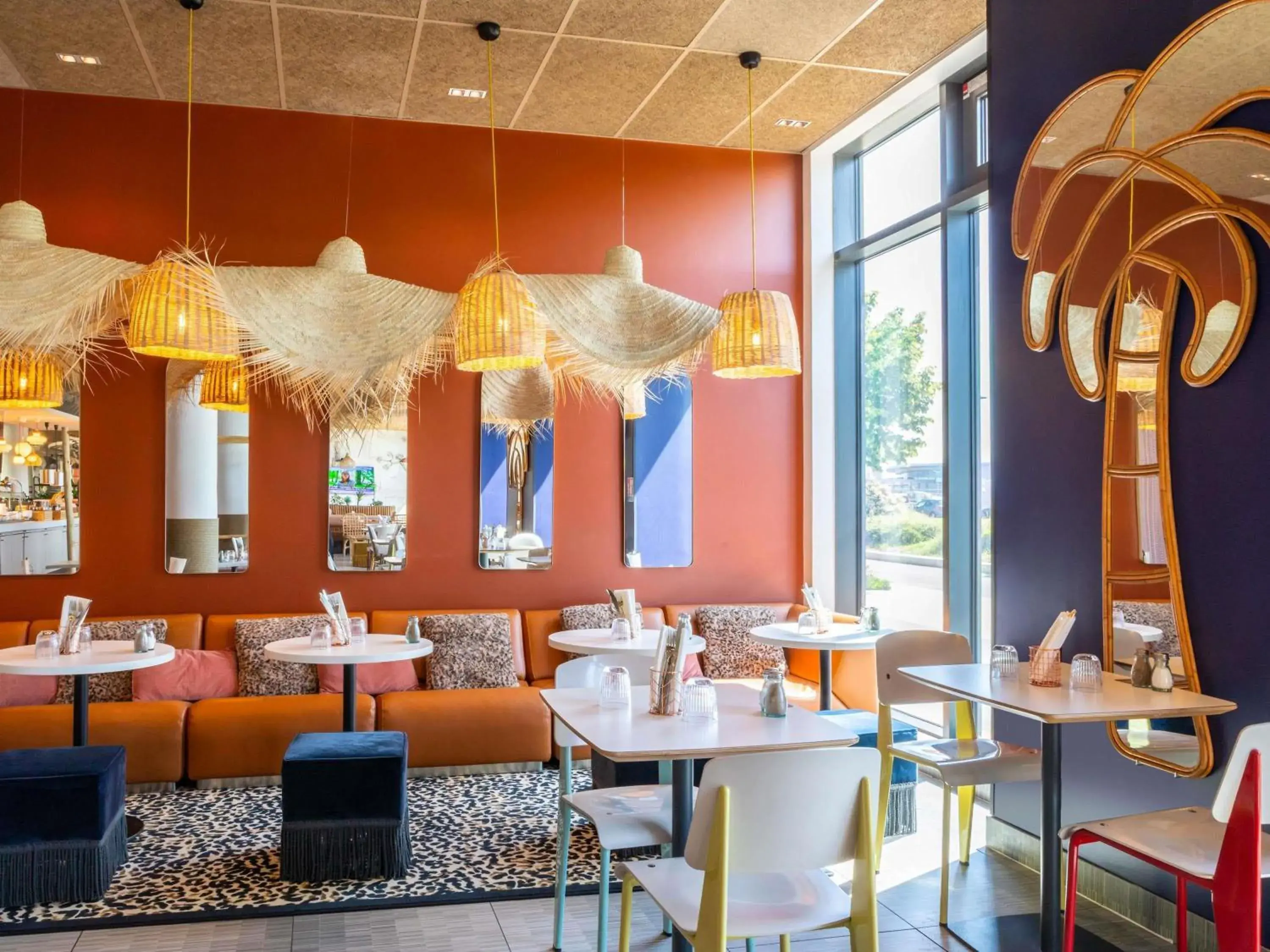 Restaurant/places to eat in ibis Paris Coeur d'Orly Airport Restaurant/places to eat in ibis Paris Coeur d'Orly Airport