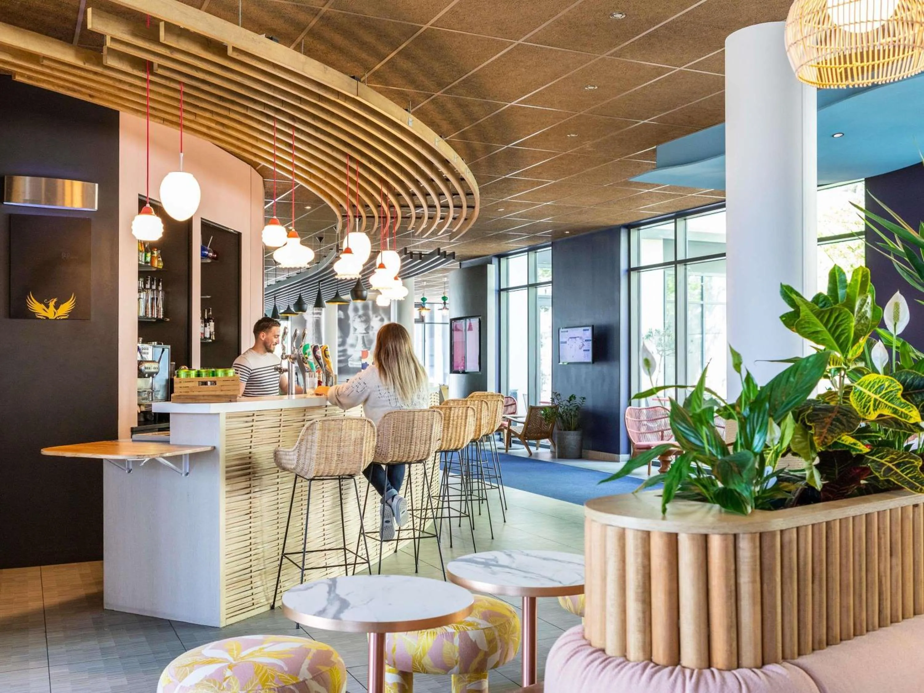 Lounge or bar in ibis Paris Coeur d'Orly Airport