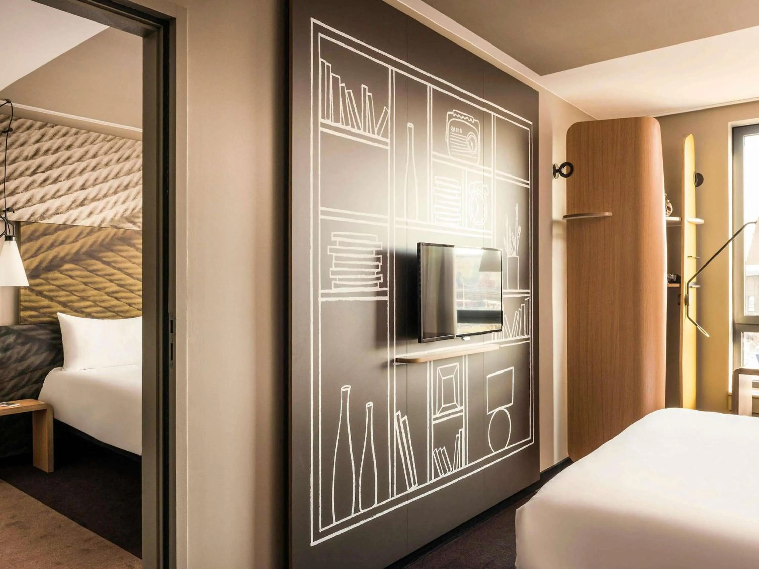 Bedroom, Bed in ibis Paris Coeur d'Orly Airport