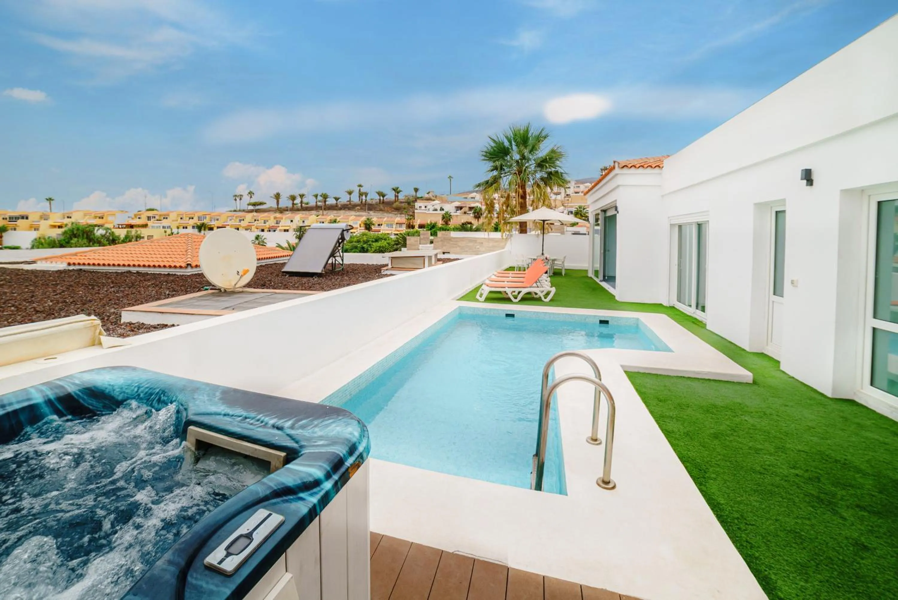 Property building in Villa Carlota Costa Adeje