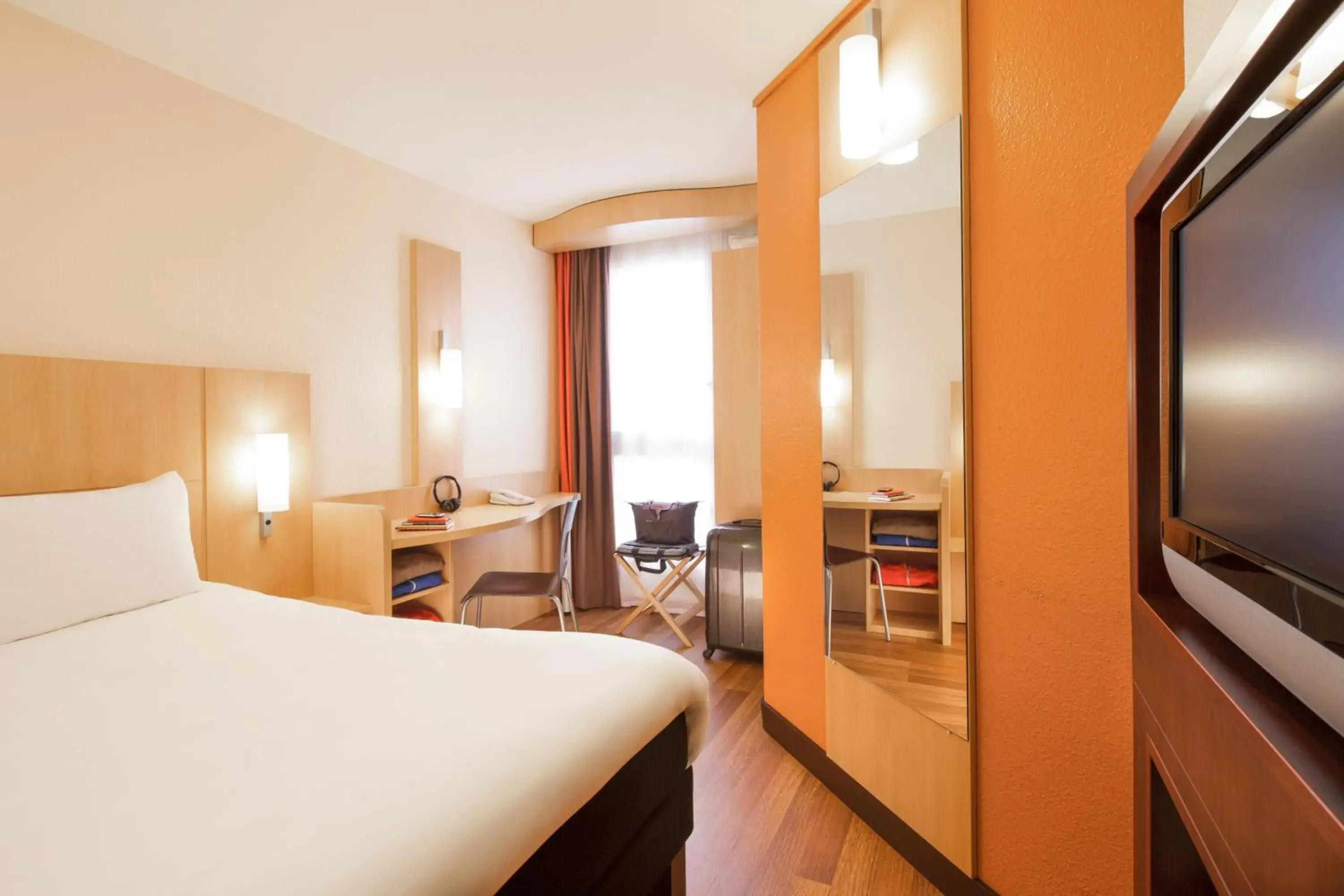 Bed in ibis Versailles Château Bed in ibis Versailles Château