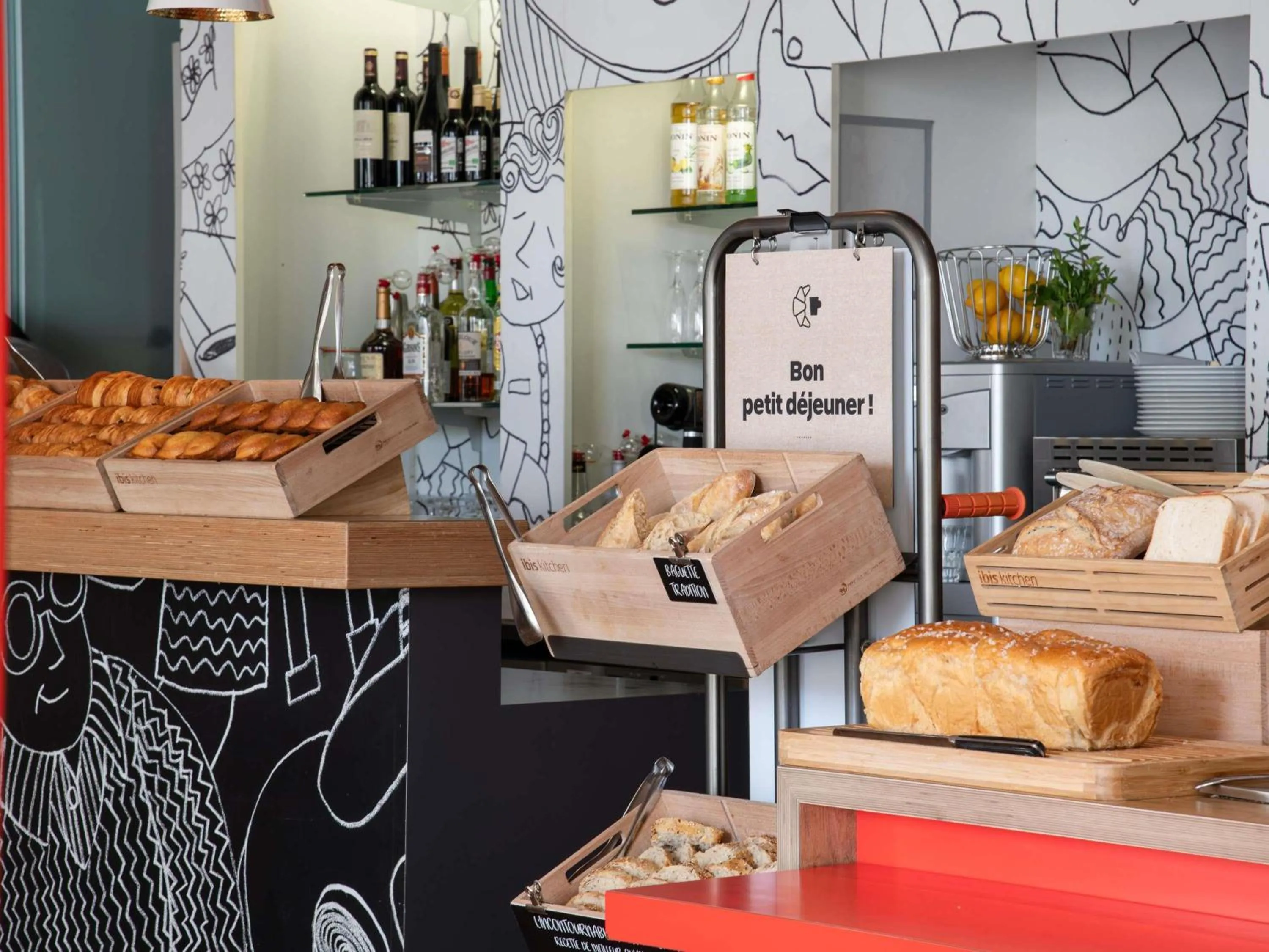 Breakfast in ibis Versailles Château