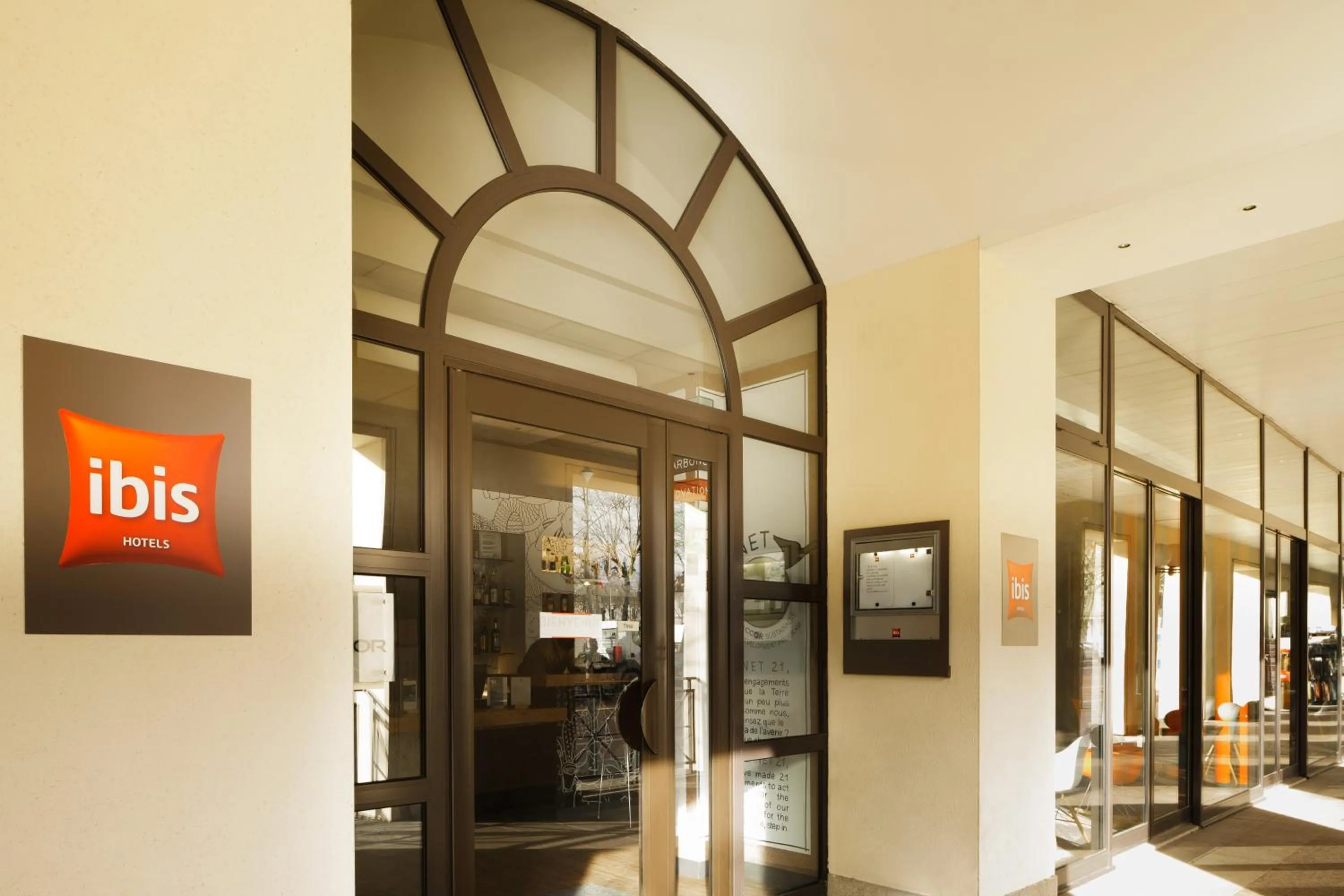 Facade/entrance in ibis Versailles Château