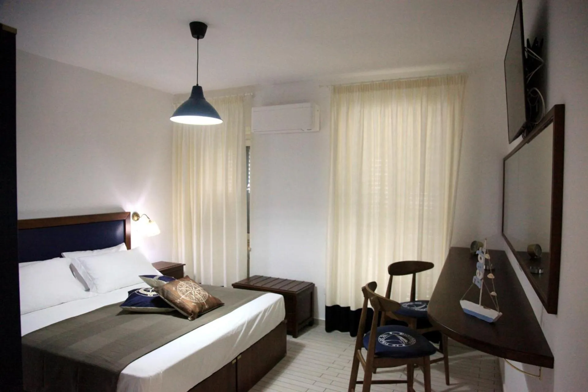 Photo of the whole room, Bed in Le Tolde del Corallone