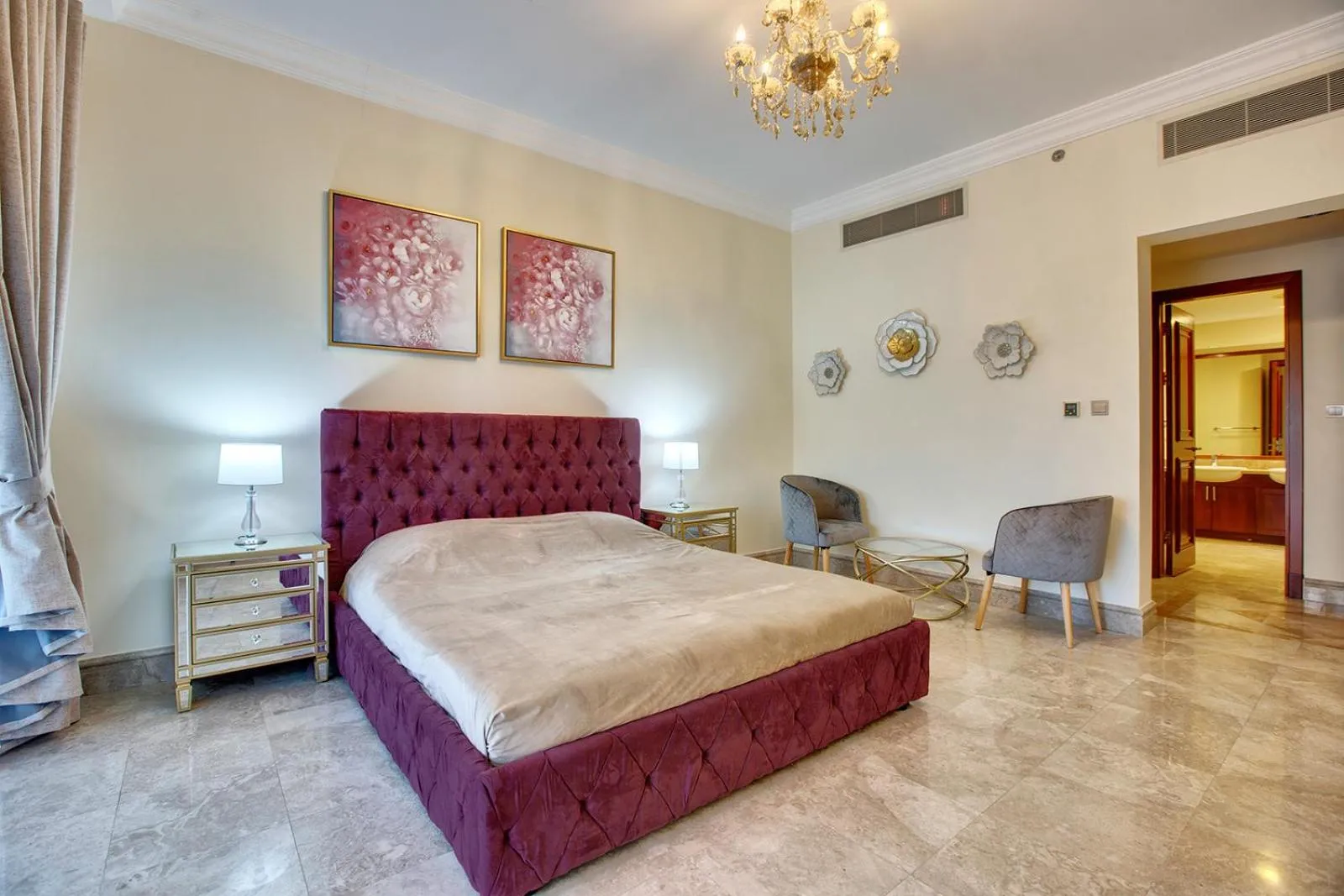 Photo of the whole room, Bed in South & North Residence Palm Jumeirah