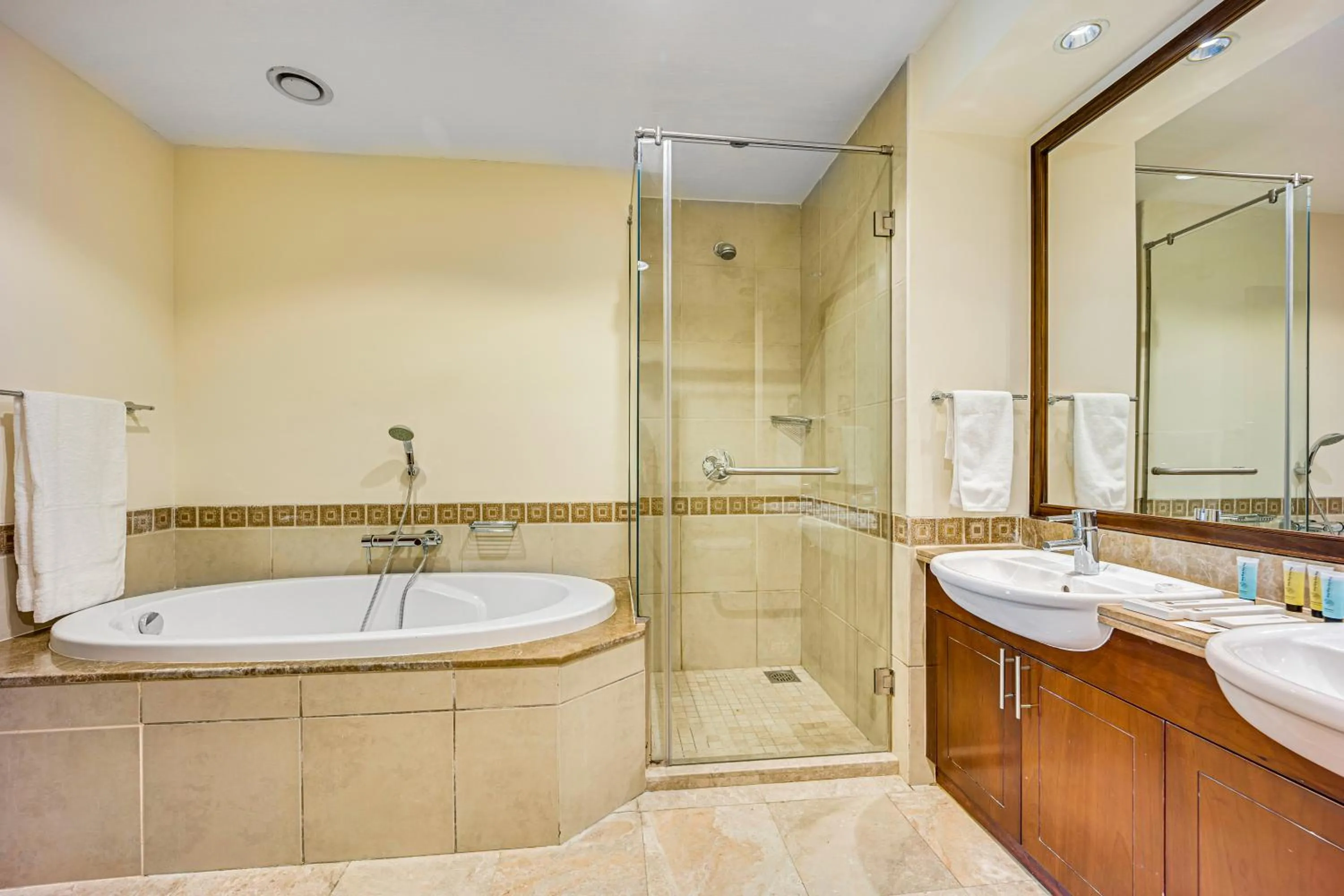 Bathroom in South & North Residence Palm Jumeirah