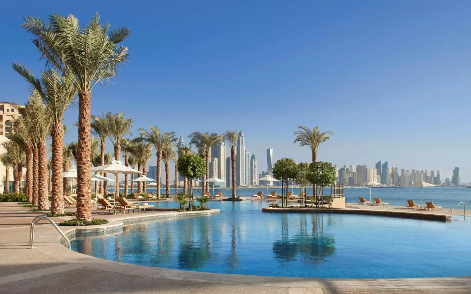 Swimming pool in South & North Residence Palm Jumeirah