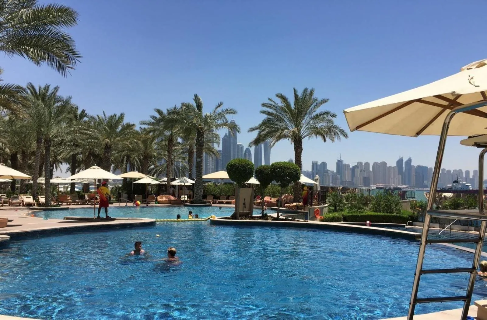 Beach in South & North Residence Palm Jumeirah