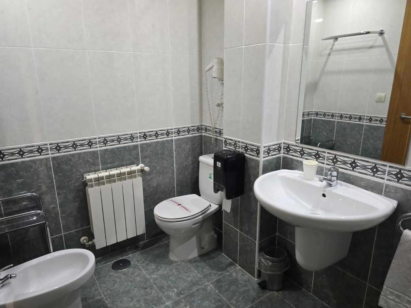 HOTEL EL ROBLE PALENTINO