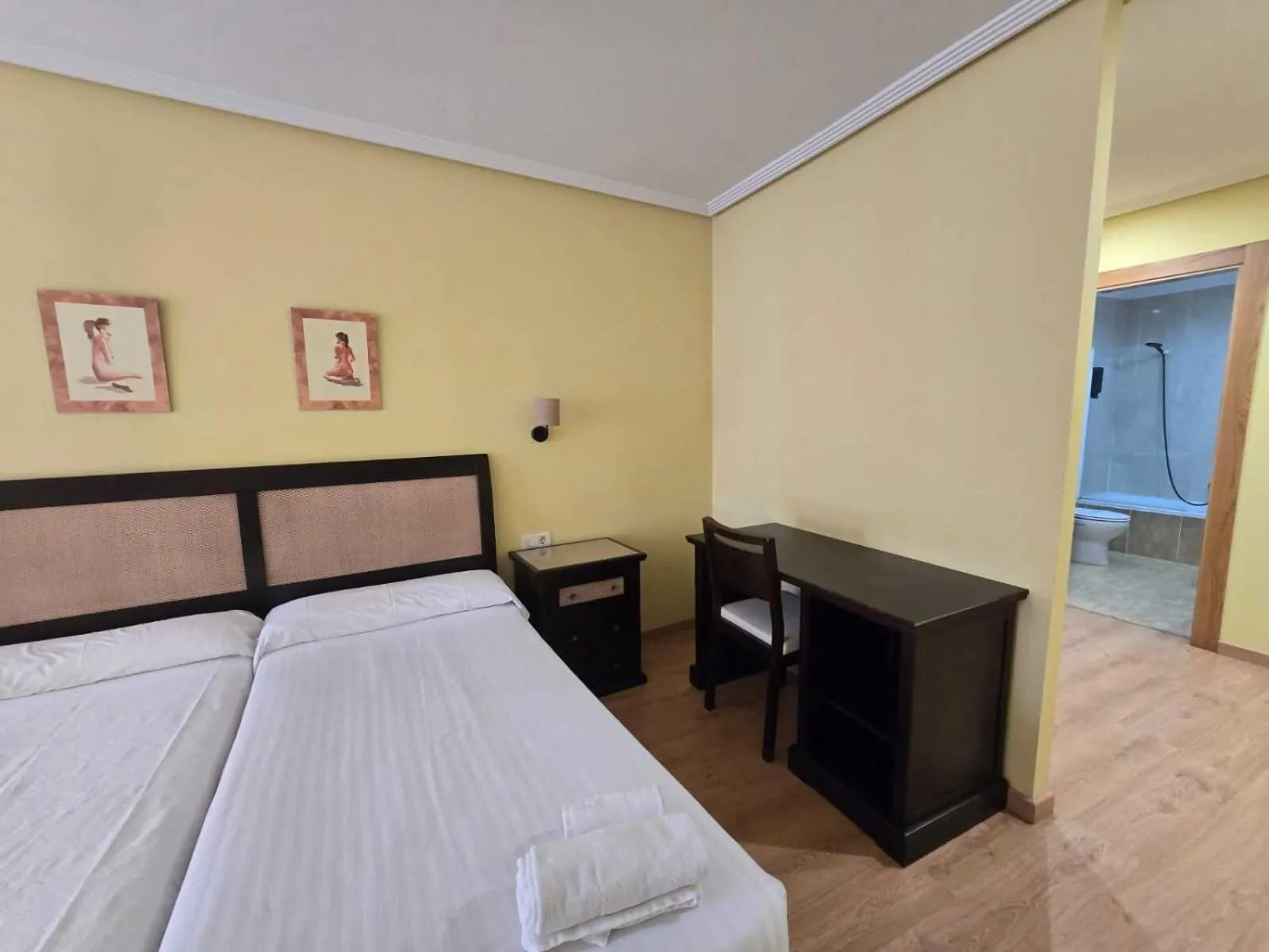 Bed in HOTEL EL ROBLE PALENTINO