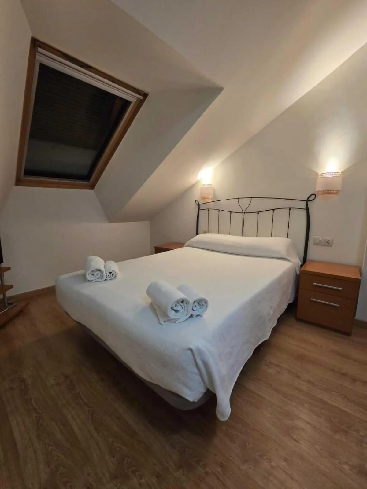 Bed in HOTEL EL ROBLE PALENTINO