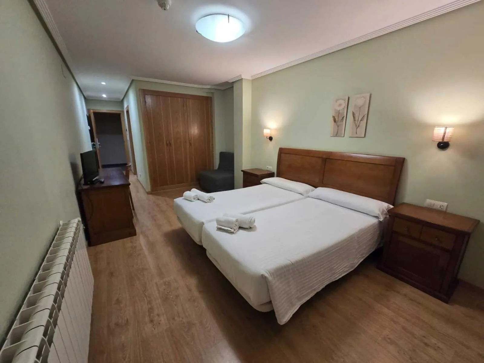 Bed in HOTEL EL ROBLE PALENTINO