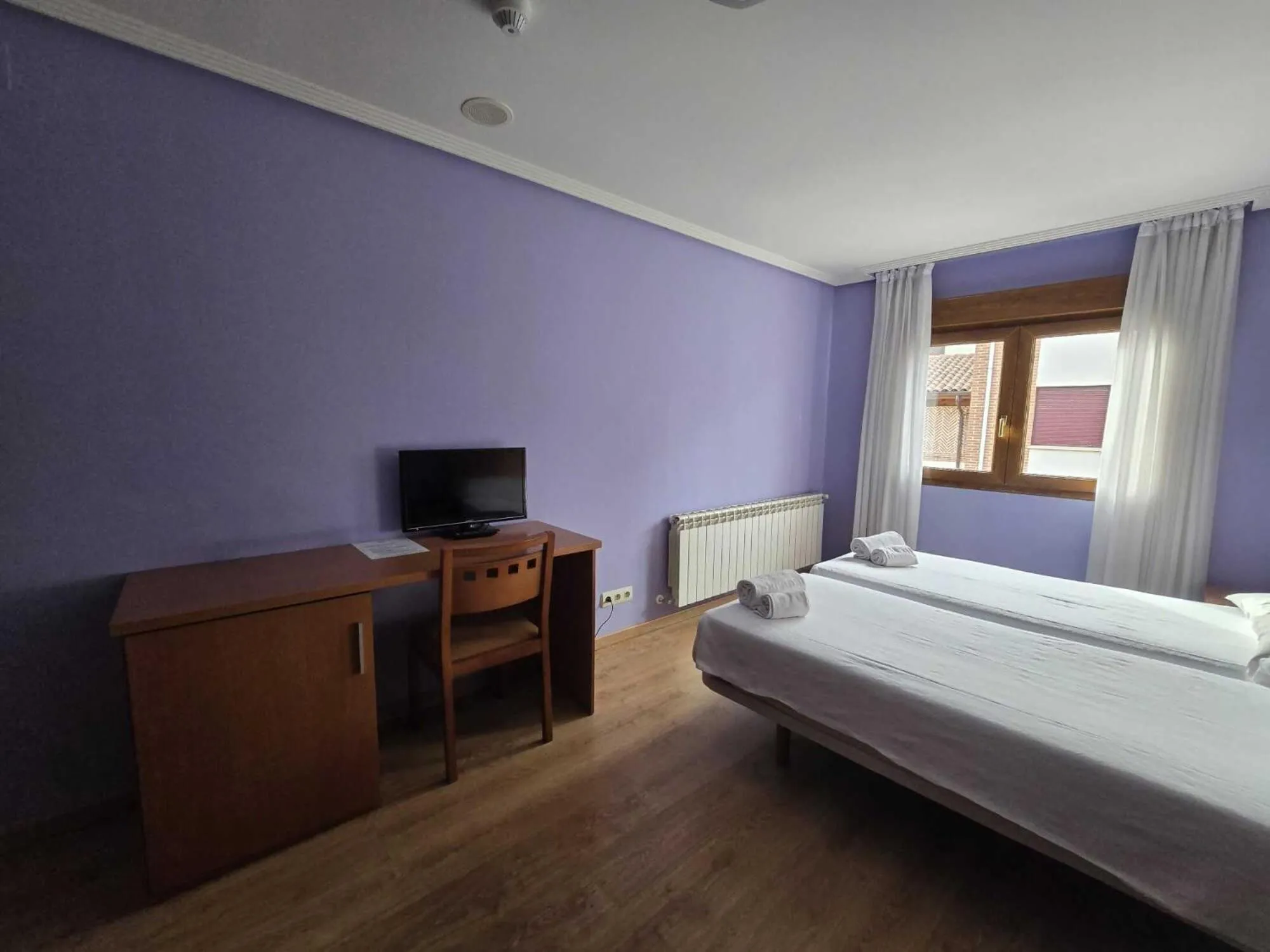 Bed in HOTEL EL ROBLE PALENTINO