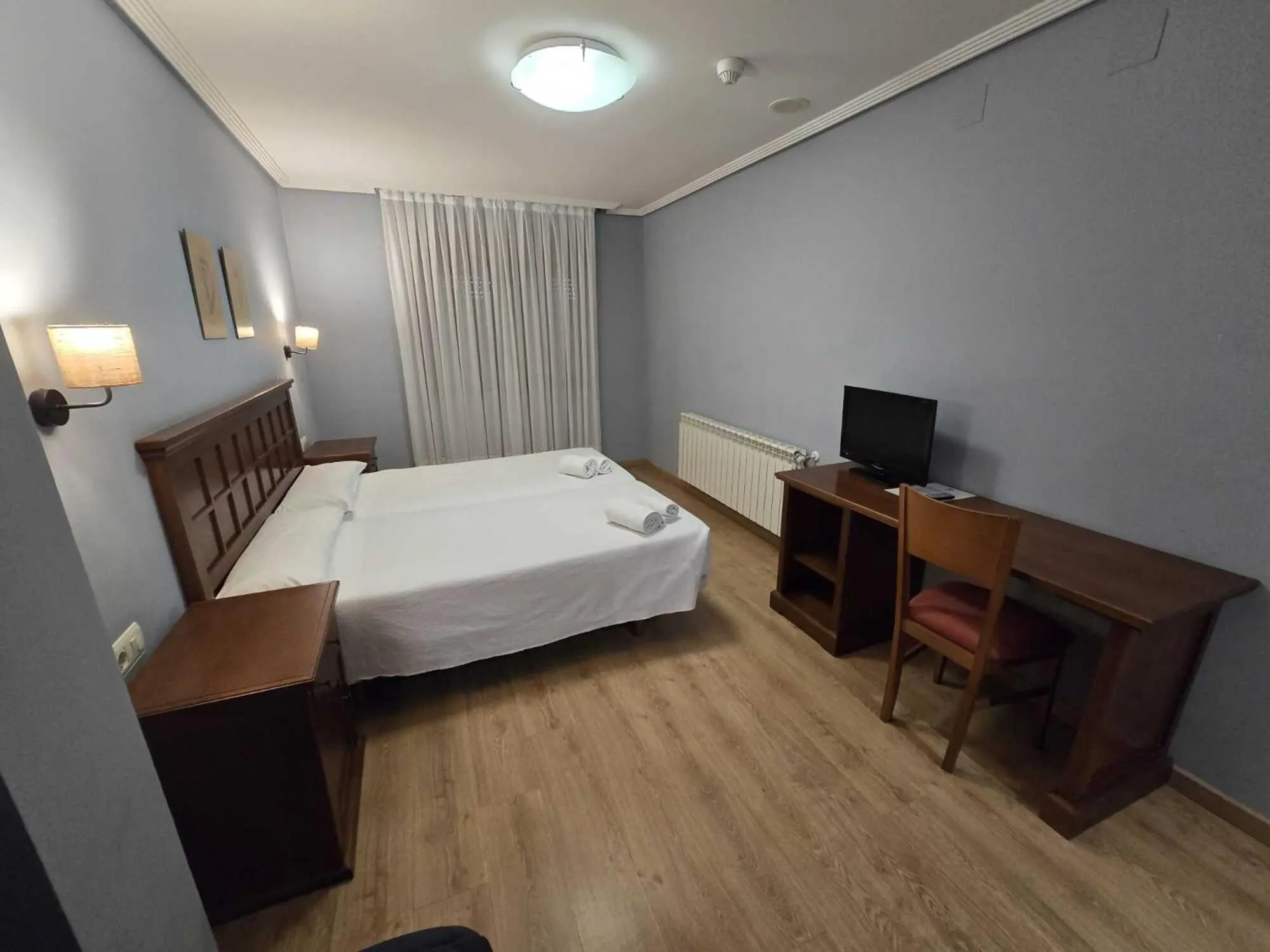 Bed in HOTEL EL ROBLE PALENTINO