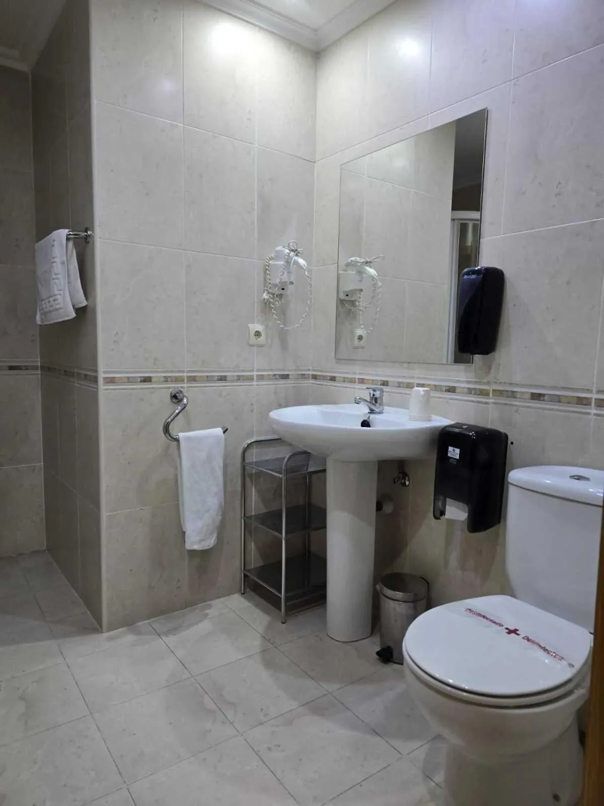 HOTEL EL ROBLE PALENTINO