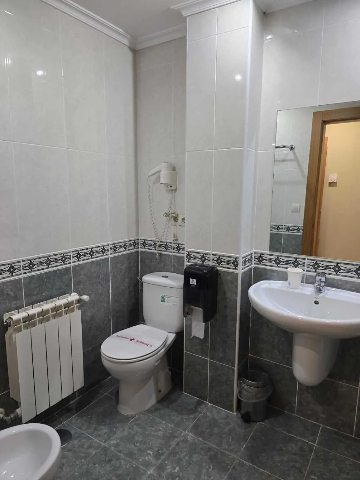 HOTEL EL ROBLE PALENTINO