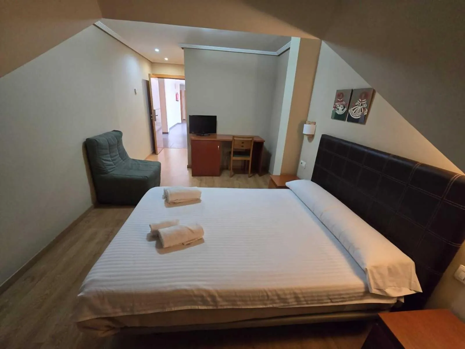 Bed in HOTEL EL ROBLE PALENTINO