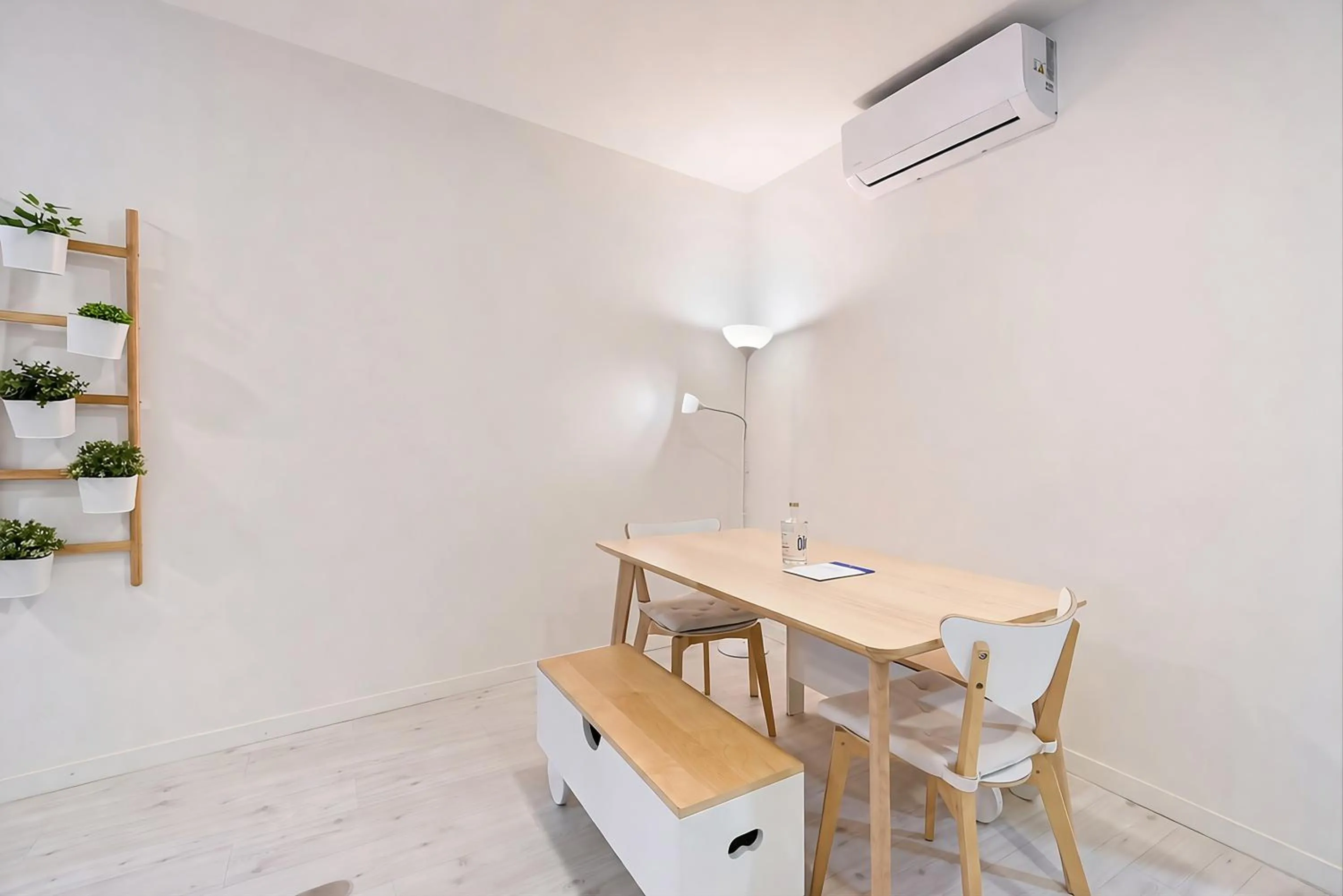 Dining area in FindMe InPorto Santa Catarina