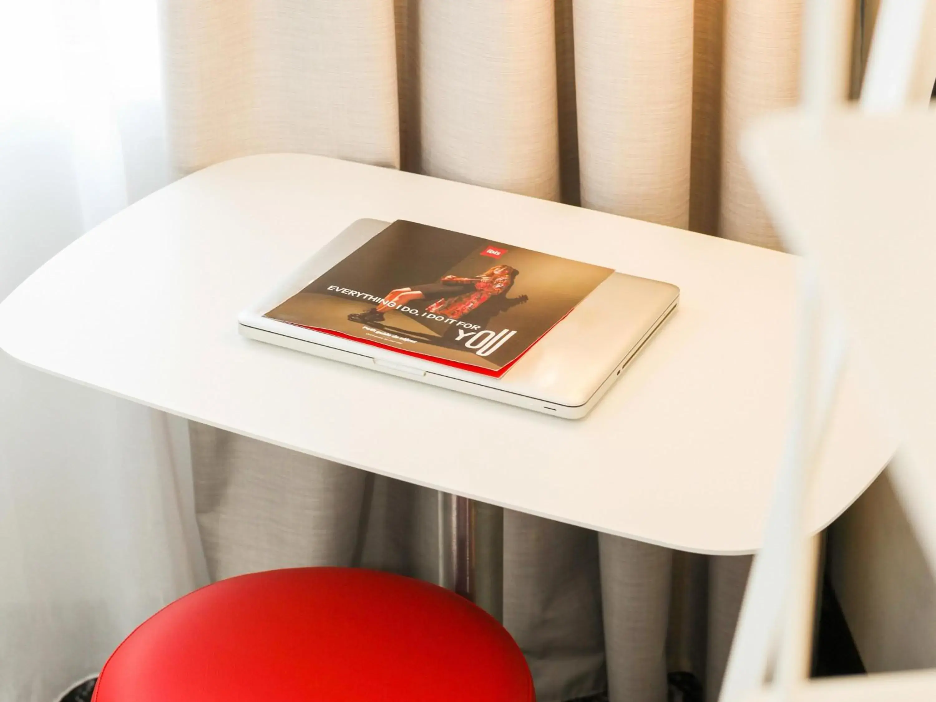 Bedroom in ibis La Rochelle Centre Historique Bedroom in ibis La Rochelle Centre Historique