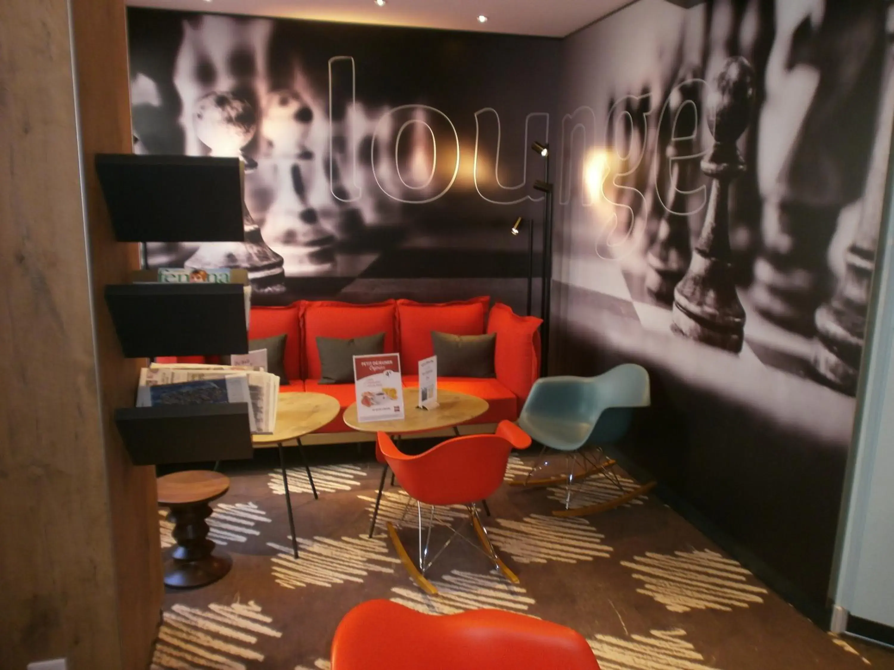 Lounge or bar in ibis La Rochelle Centre Historique Lounge or bar in ibis La Rochelle Centre Historique