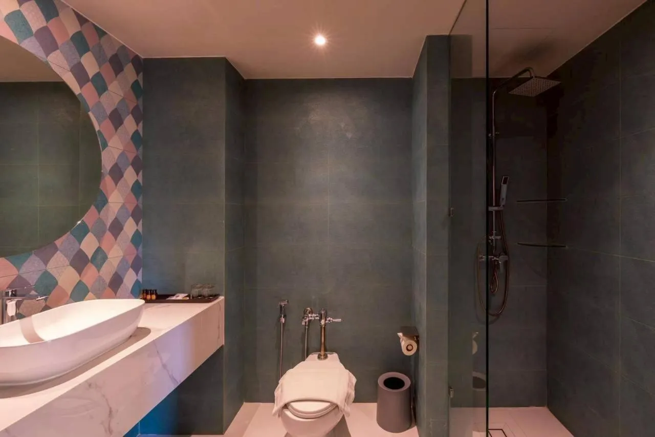 Shower in Garden Sea View Resort