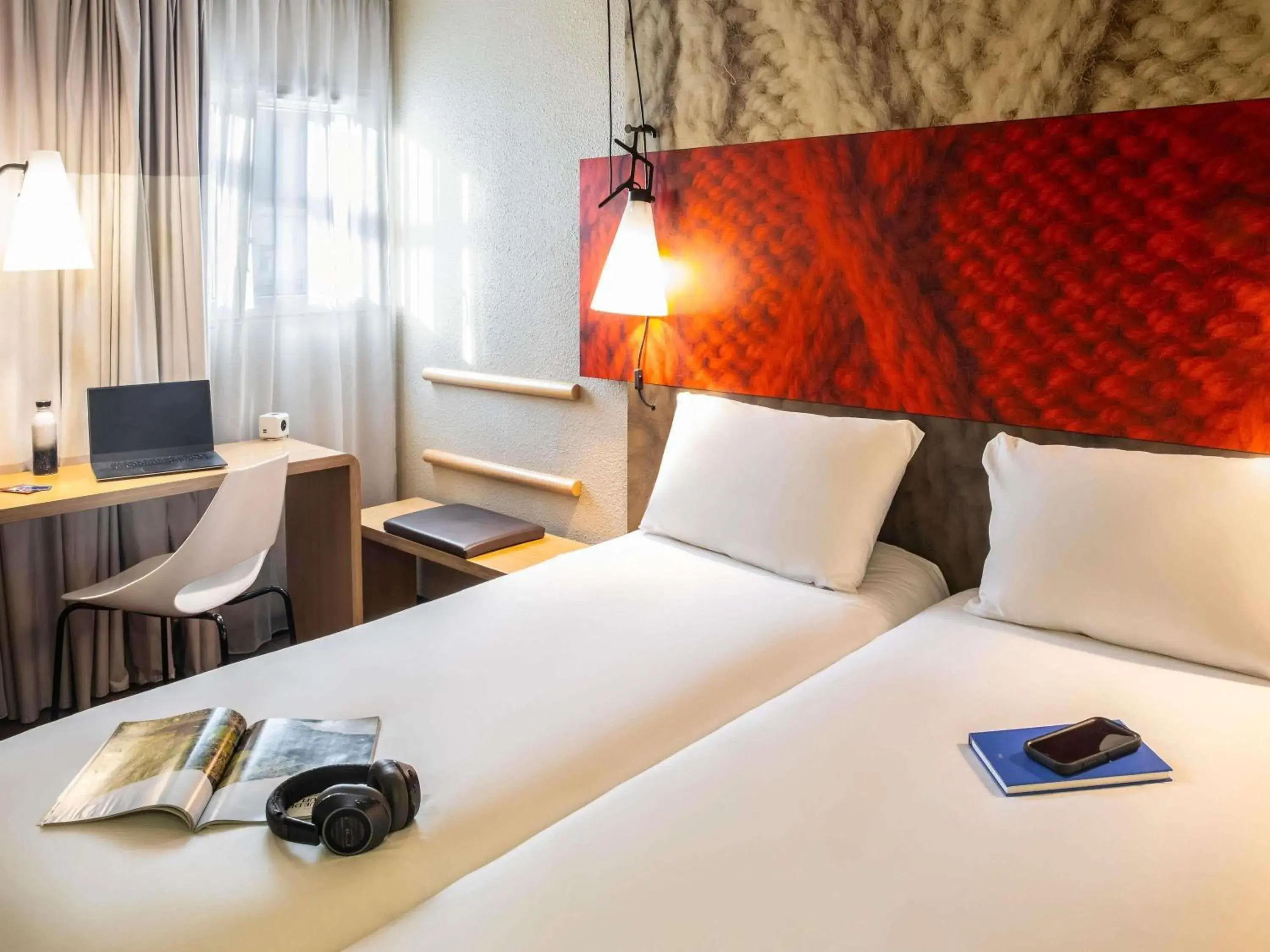 Bedroom, Bed in ibis Rueil-Malmaison Centre Bedroom, Bed in ibis Rueil-Malmaison Centre