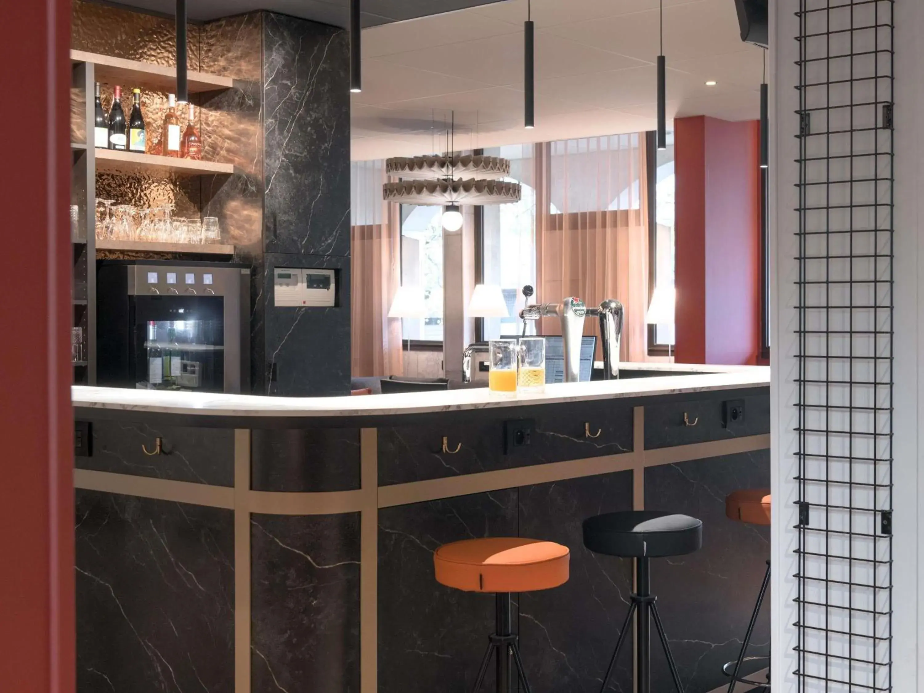 Lounge or bar in ibis Rueil-Malmaison Centre Lounge or bar in ibis Rueil-Malmaison Centre