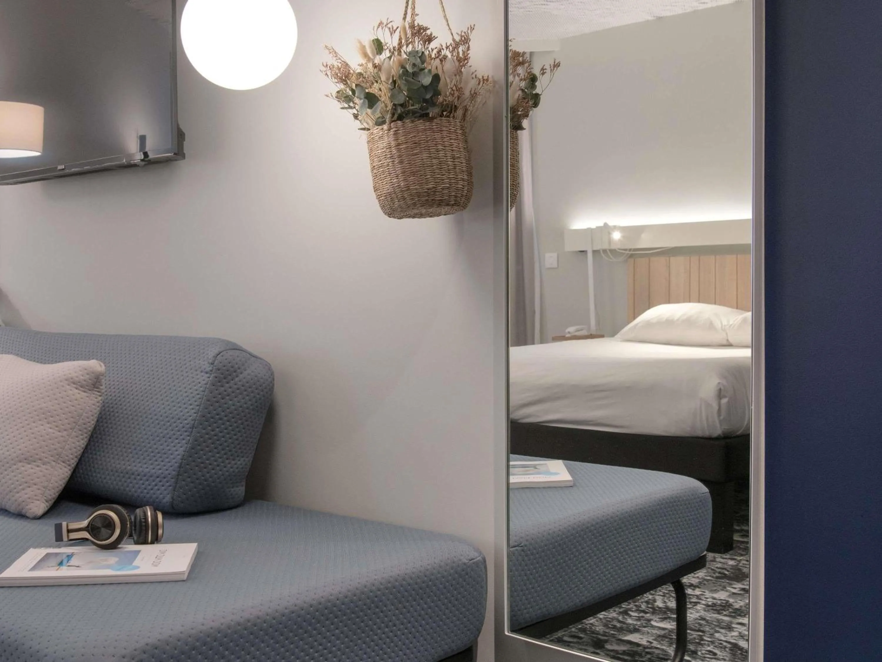 Bedroom, Bed in ibis Rueil-Malmaison Centre