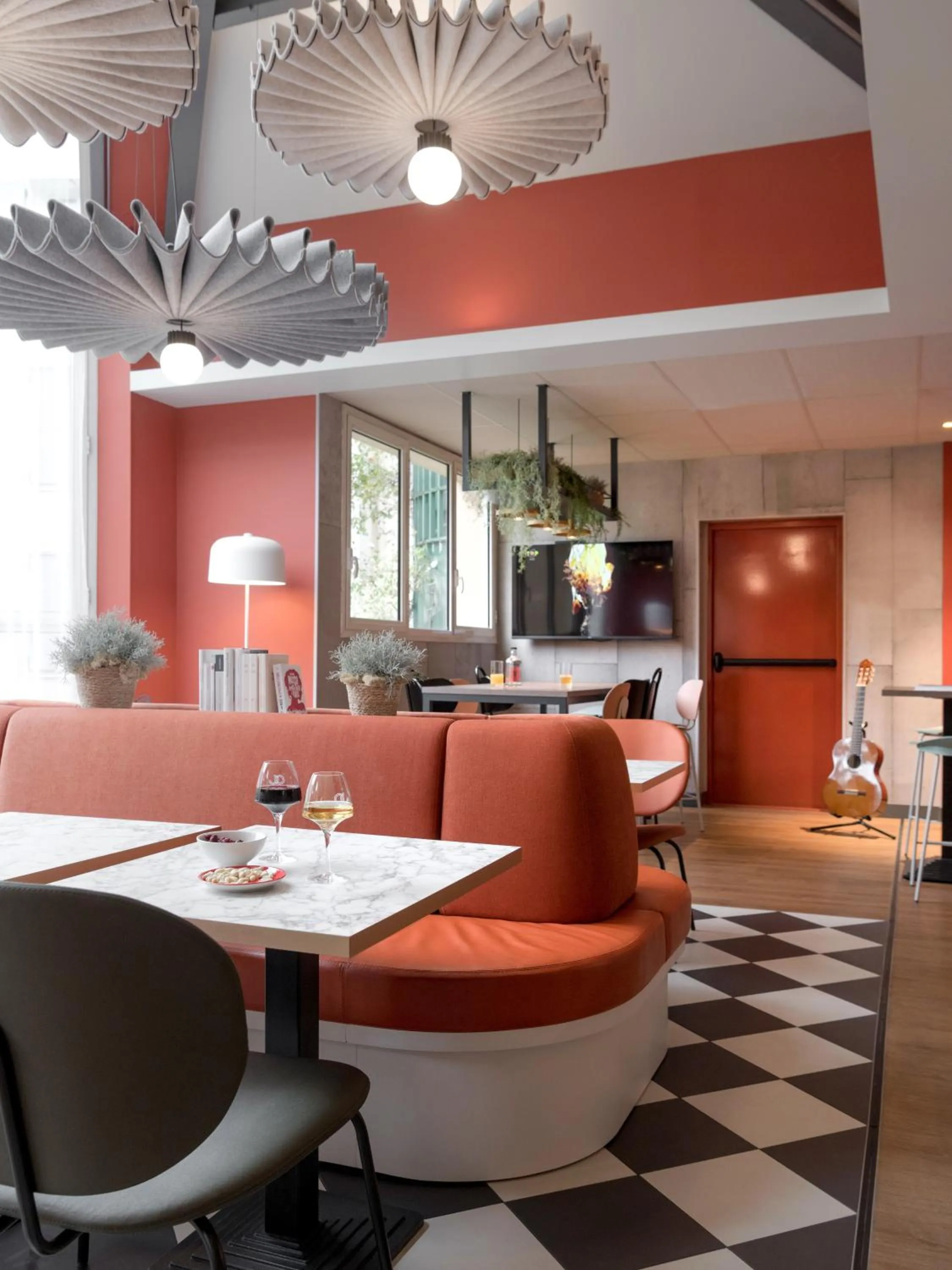 Lounge or bar in ibis Rueil-Malmaison Centre