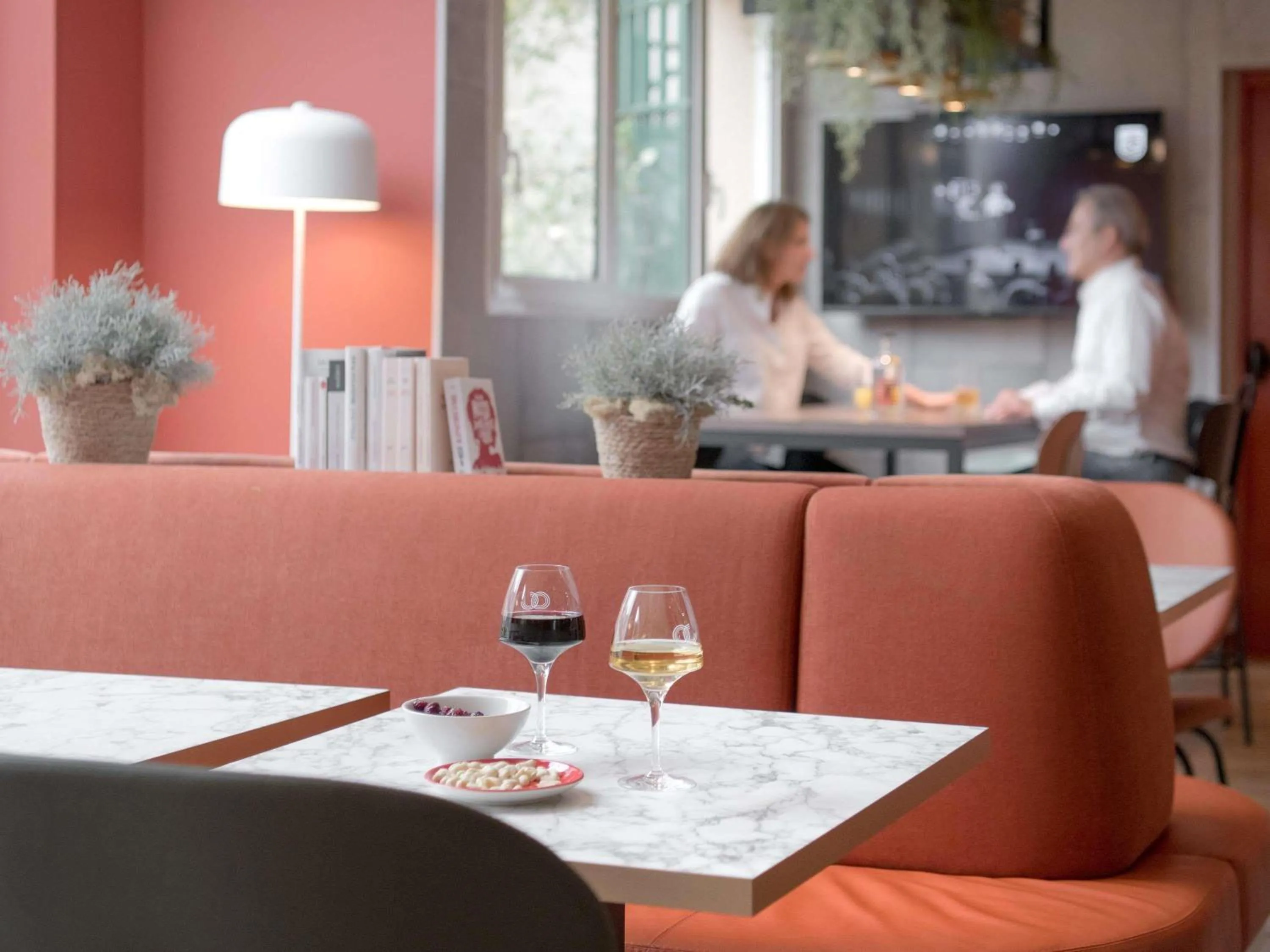 Lounge or bar in ibis Rueil-Malmaison Centre