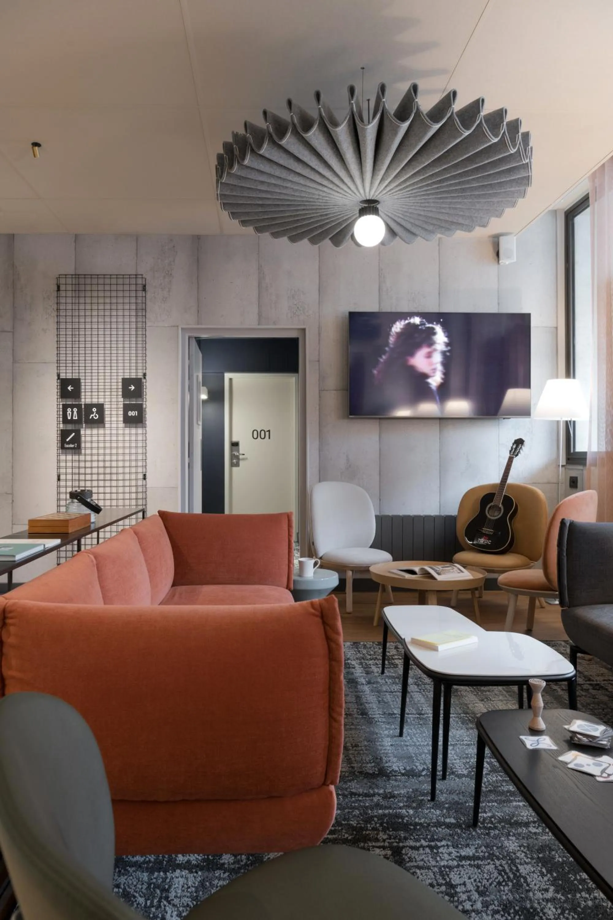 Lobby or reception in ibis Rueil-Malmaison Centre