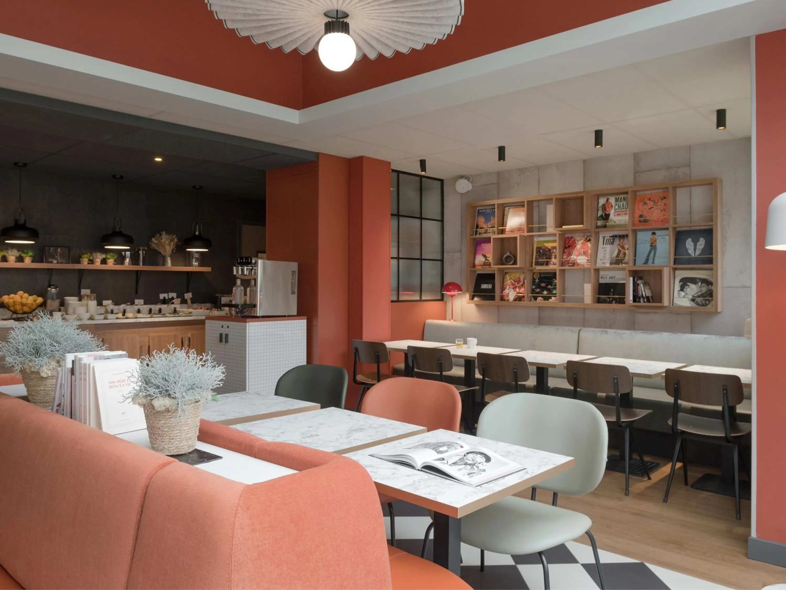 Buffet breakfast in ibis Rueil-Malmaison Centre