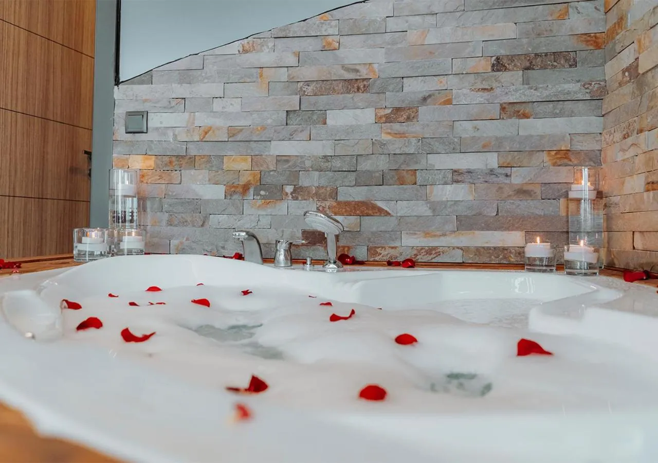 Hot Tub in City Port Hotel Trabzon