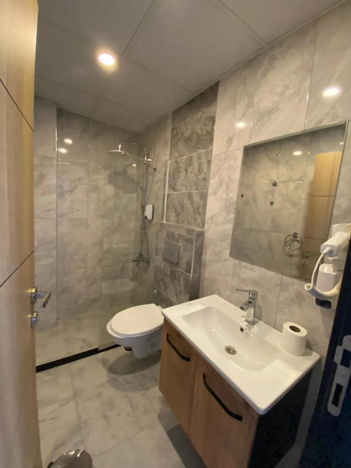 Shower in City Port Hotel Trabzon