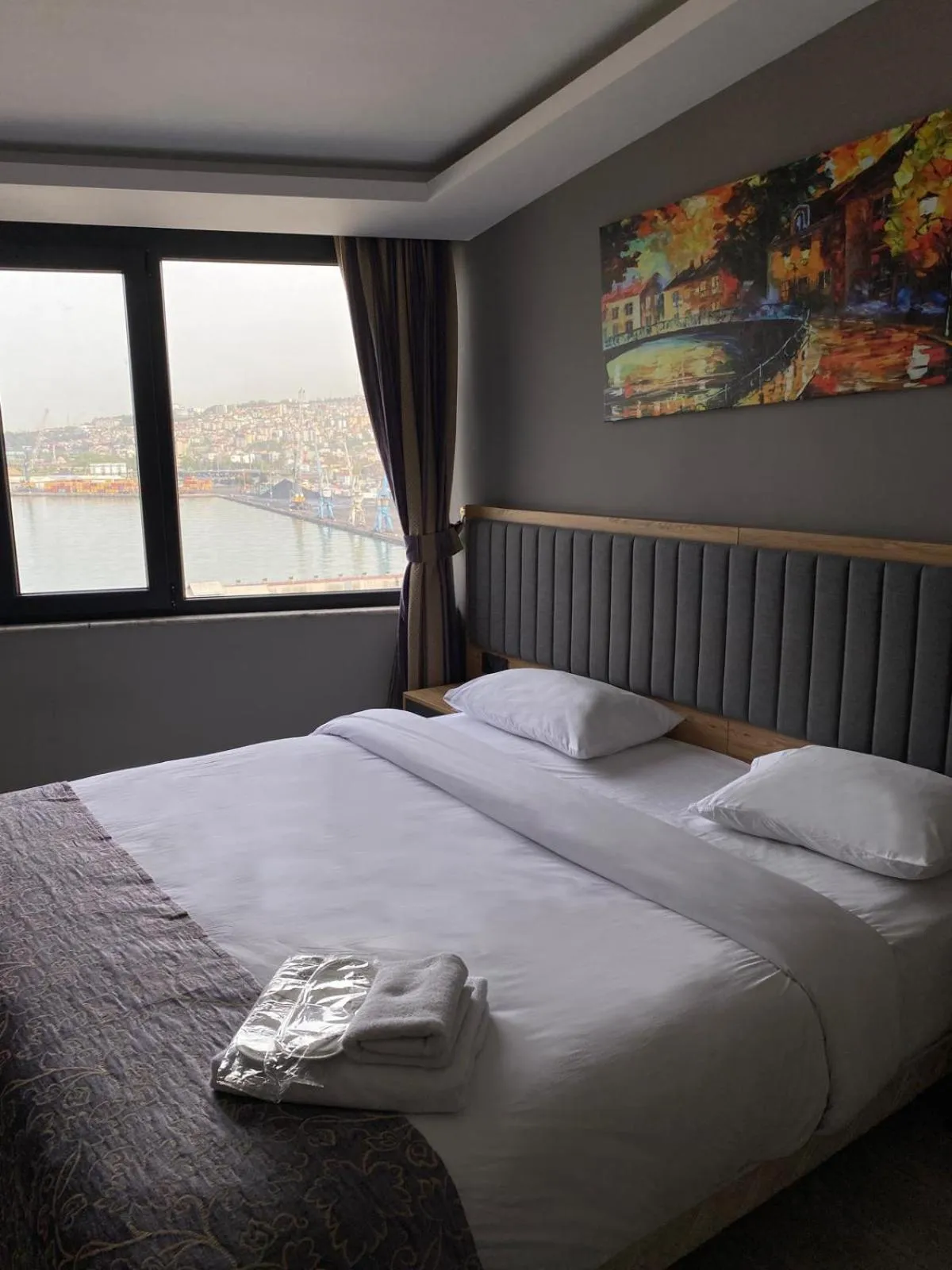 Bed in City Port Hotel Trabzon
