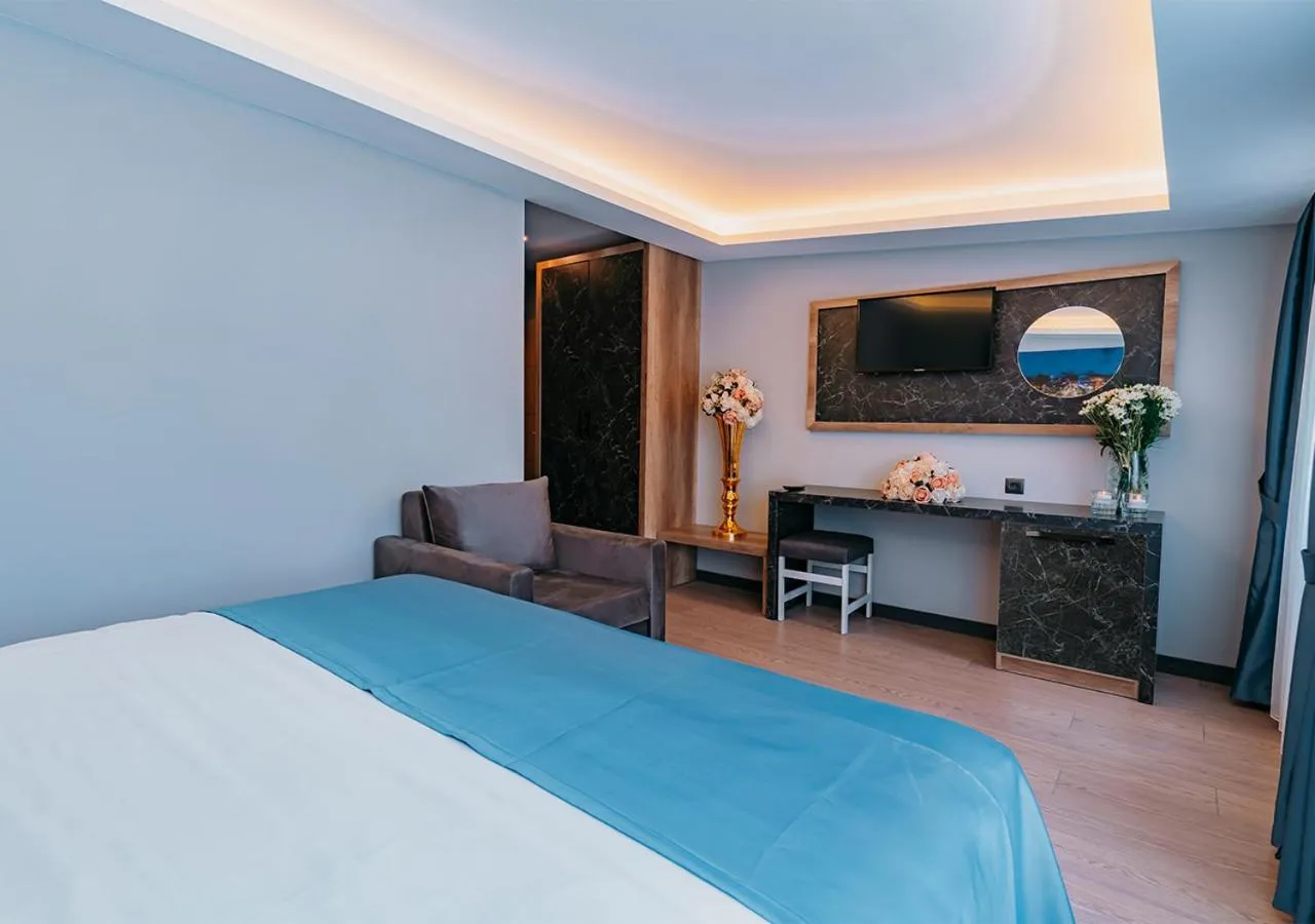 Living room, Bed in City Port Hotel Trabzon