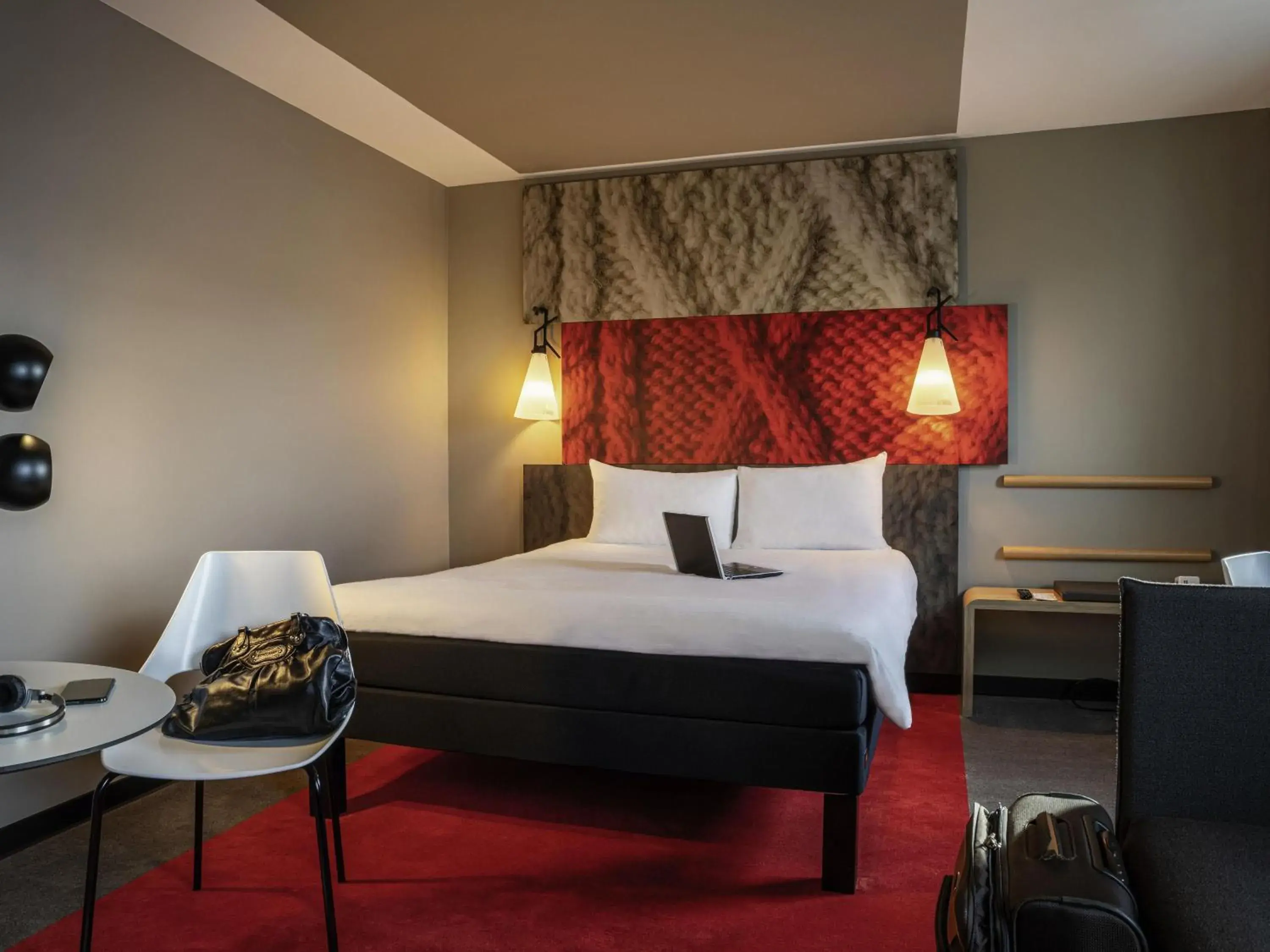 Bedroom, Bed in ibis Nanterre La Défense Bedroom, Bed in ibis Nanterre La Défense