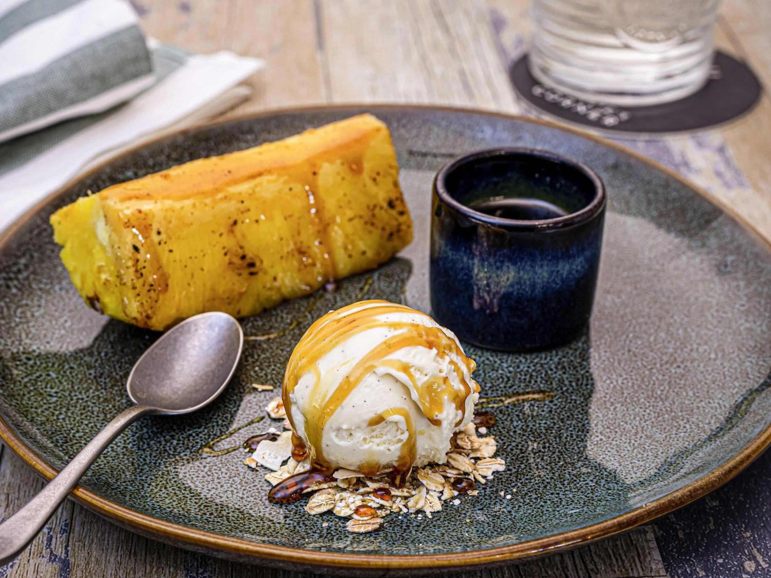 Restaurant/places to eat in ibis Nanterre La Défense