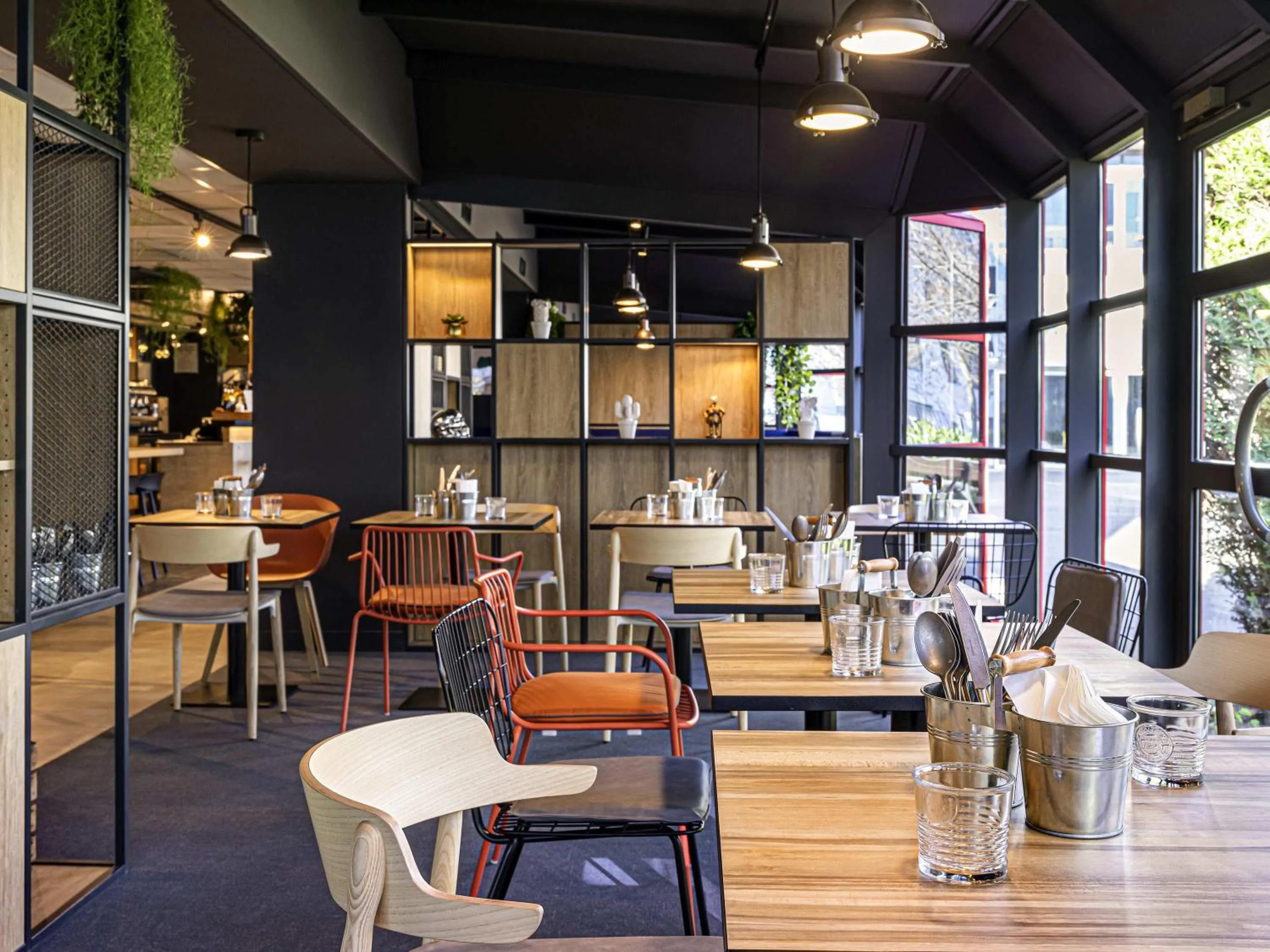 Property building in ibis Nanterre La Défense