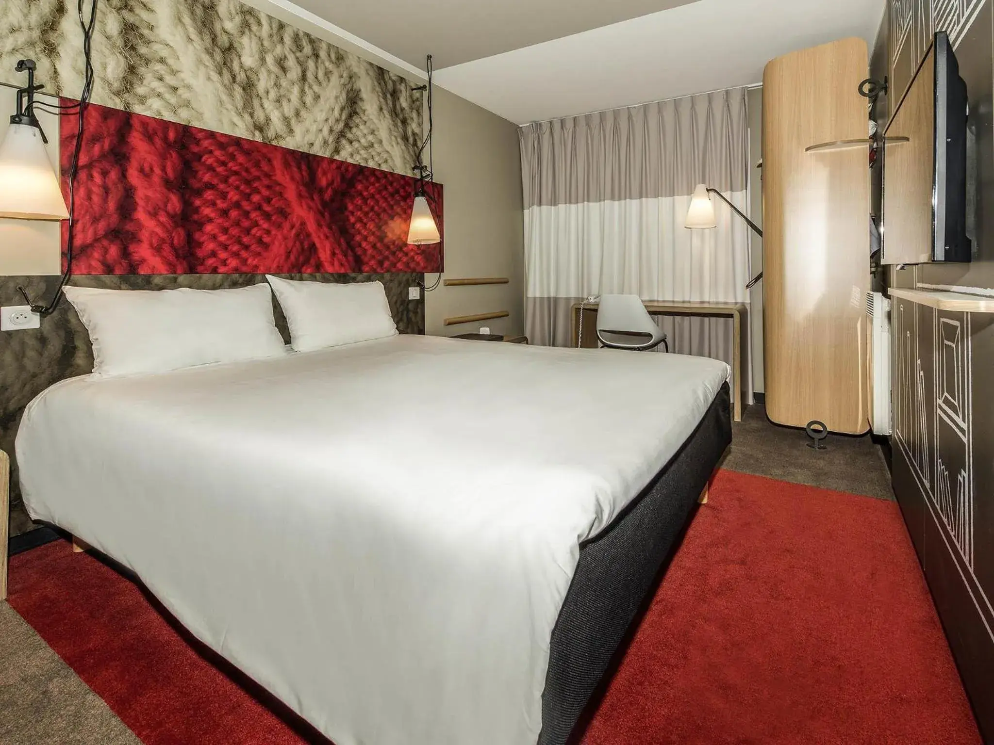 Bedroom, Bed in ibis Nanterre La Défense Bedroom, Bed in ibis Nanterre La Défense